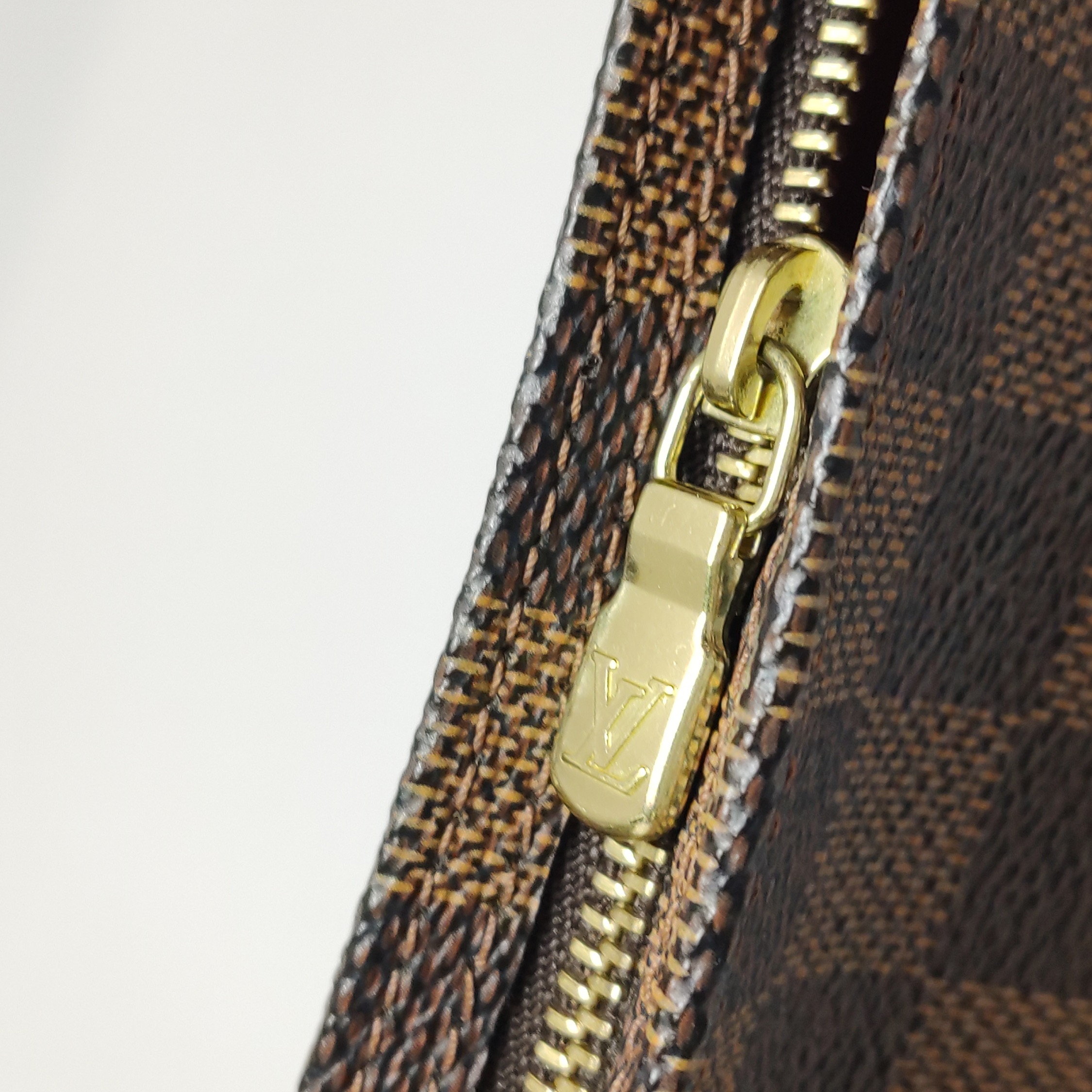 Louis Vuitton(LV) Navona Pochette Accessoires Damier — photo 9 of 13