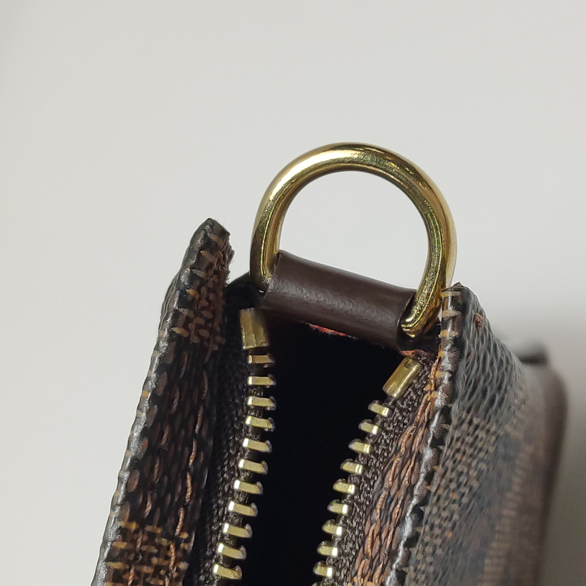 Louis Vuitton(LV) Navona Pochette Accessoires Damier — photo 10 of 13
