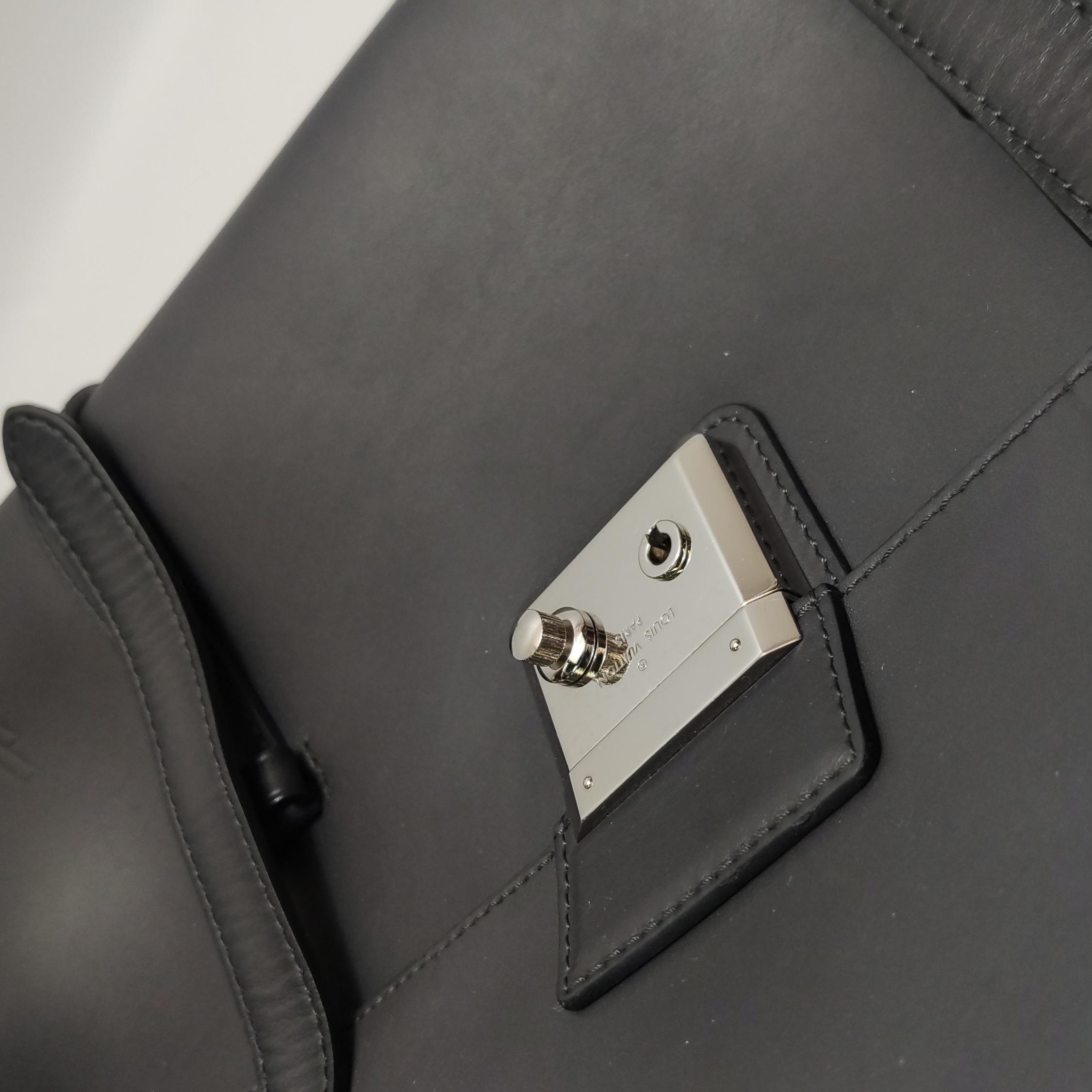Louis Vuitton(LV) black leather briefcase handbag — photo 8 of 15