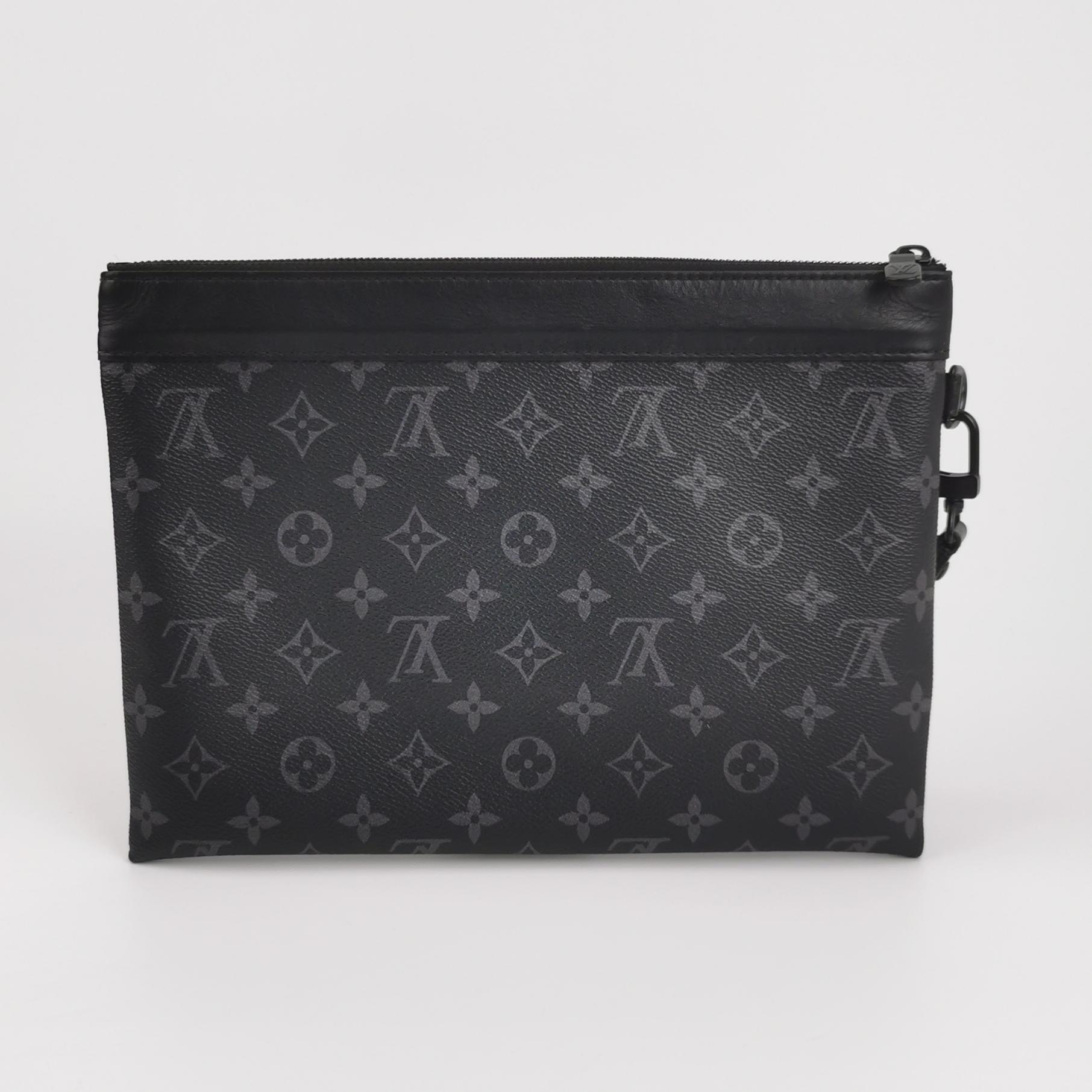 Louis Vuitton(LV) Pochette To-Go Monogram Eclipse Canvas MM — photo 4 of 13