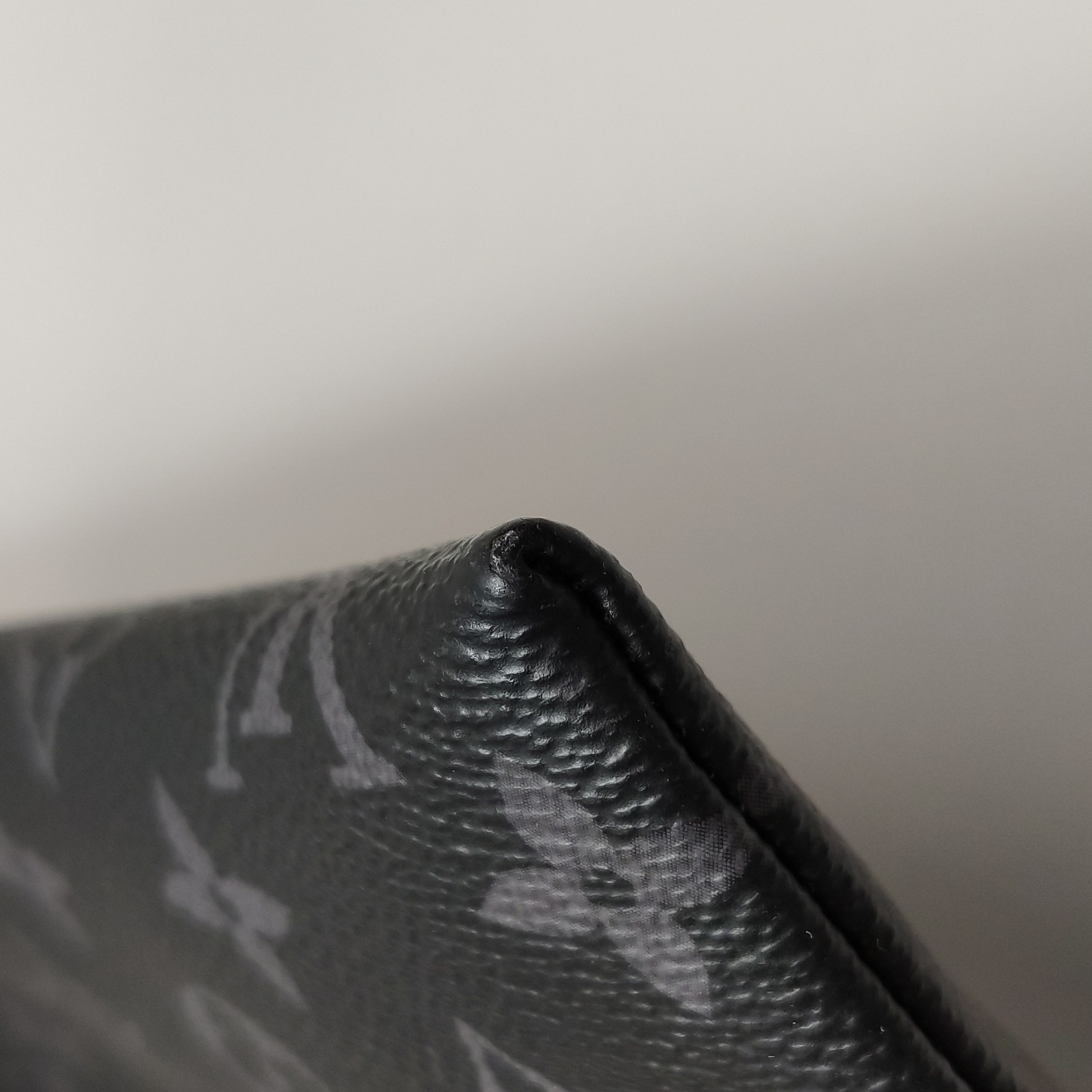 Louis Vuitton(LV) Pochette To-Go Monogram Eclipse Canvas MM — photo 11 of 13
