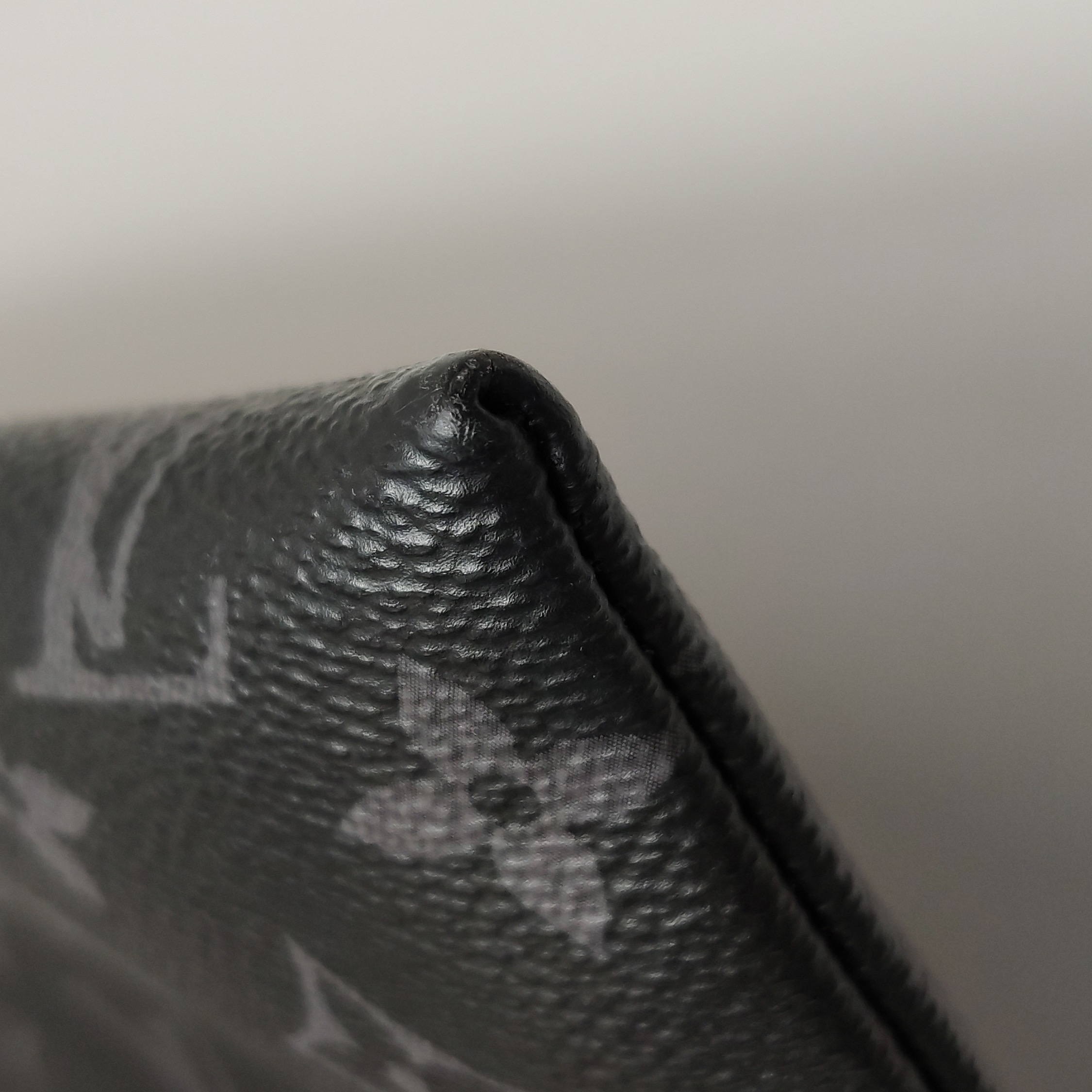 Louis Vuitton(LV) Pochette To-Go Monogram Eclipse Canvas MM — photo 10 of 13
