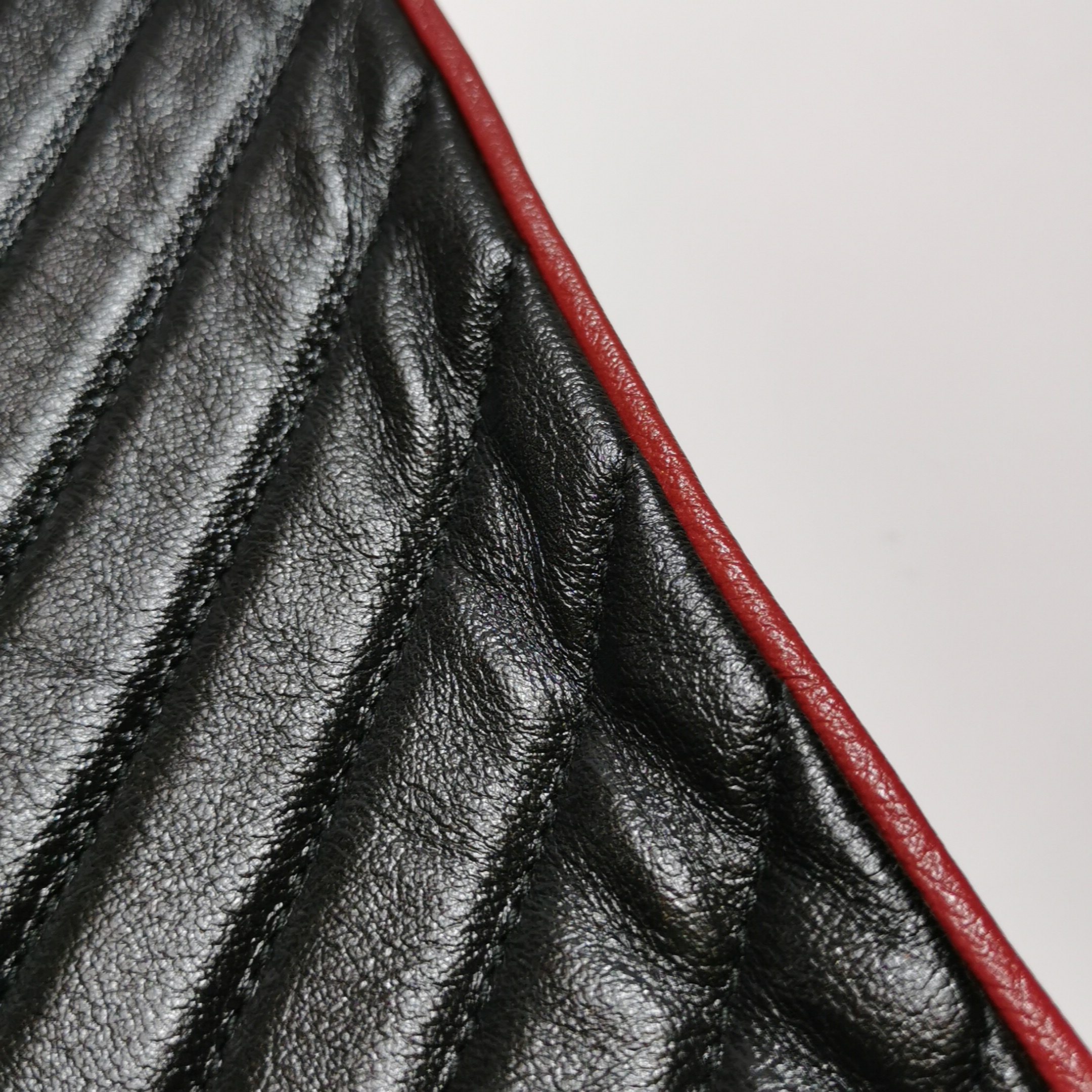 Gucci GG Marmont Top Handle Flap Bag Diagonal Quilted Leather Mini — photo 15 of 18