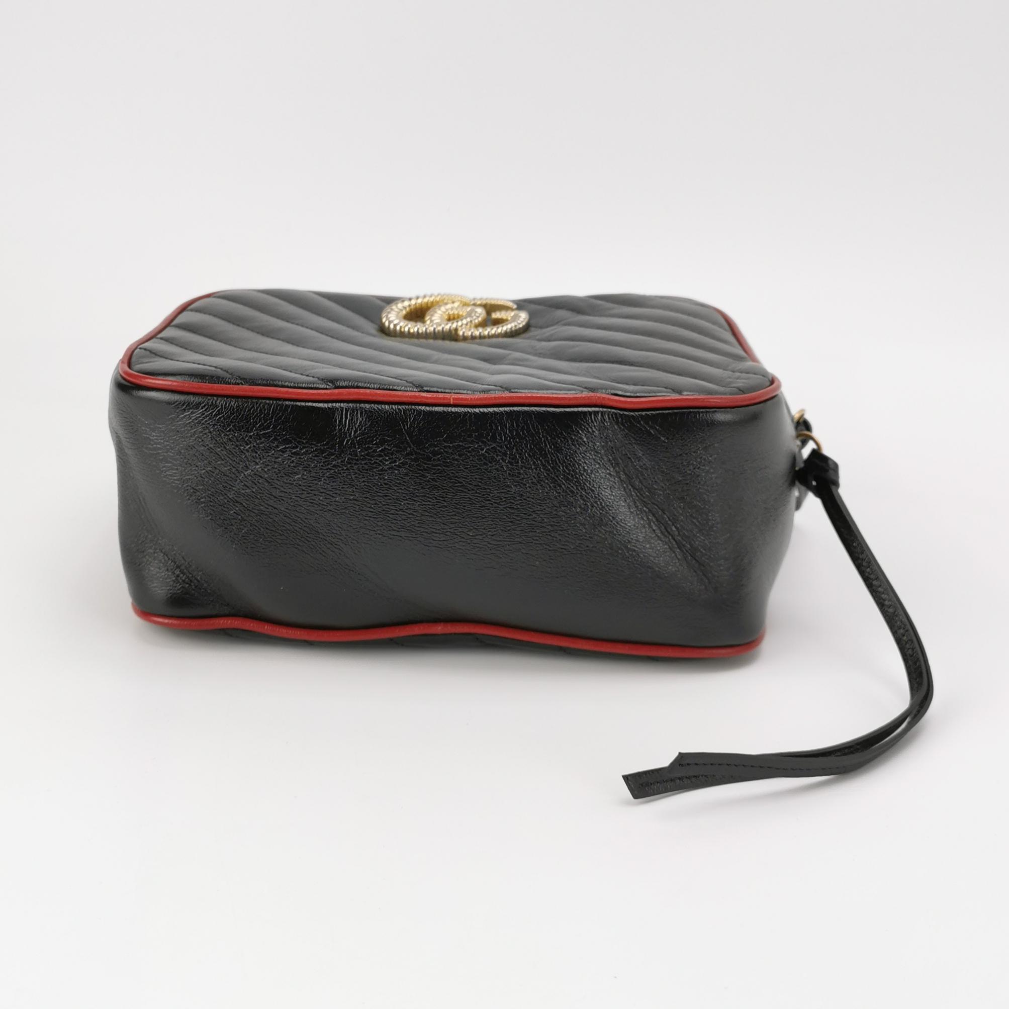 Gucci GG Marmont Flap Bag Diagonal Quilted Leather Small — photo 5 of 9