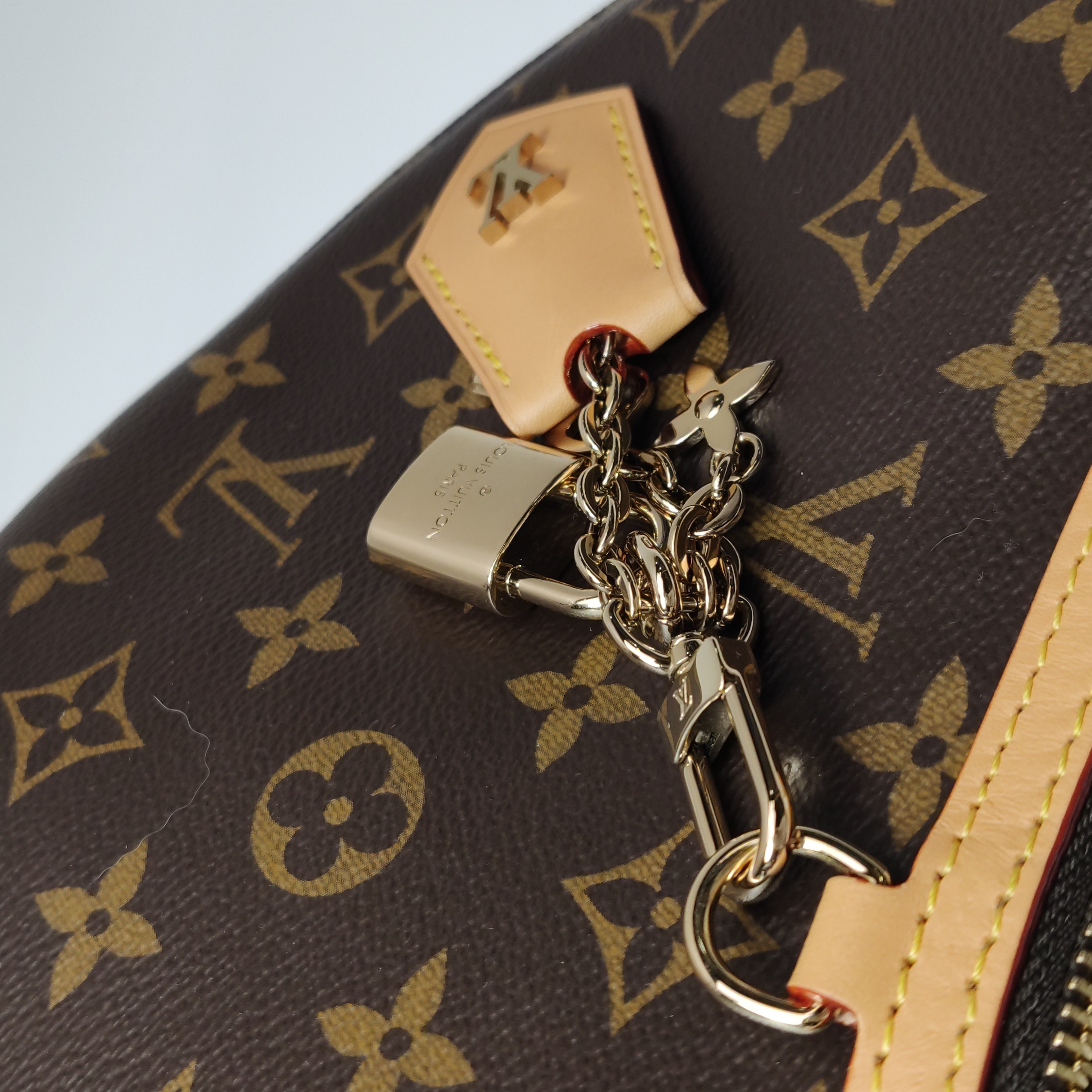 Louis Vuitton(LV) Looping NM Handbag Monogram Canvas — photo 8 of 14