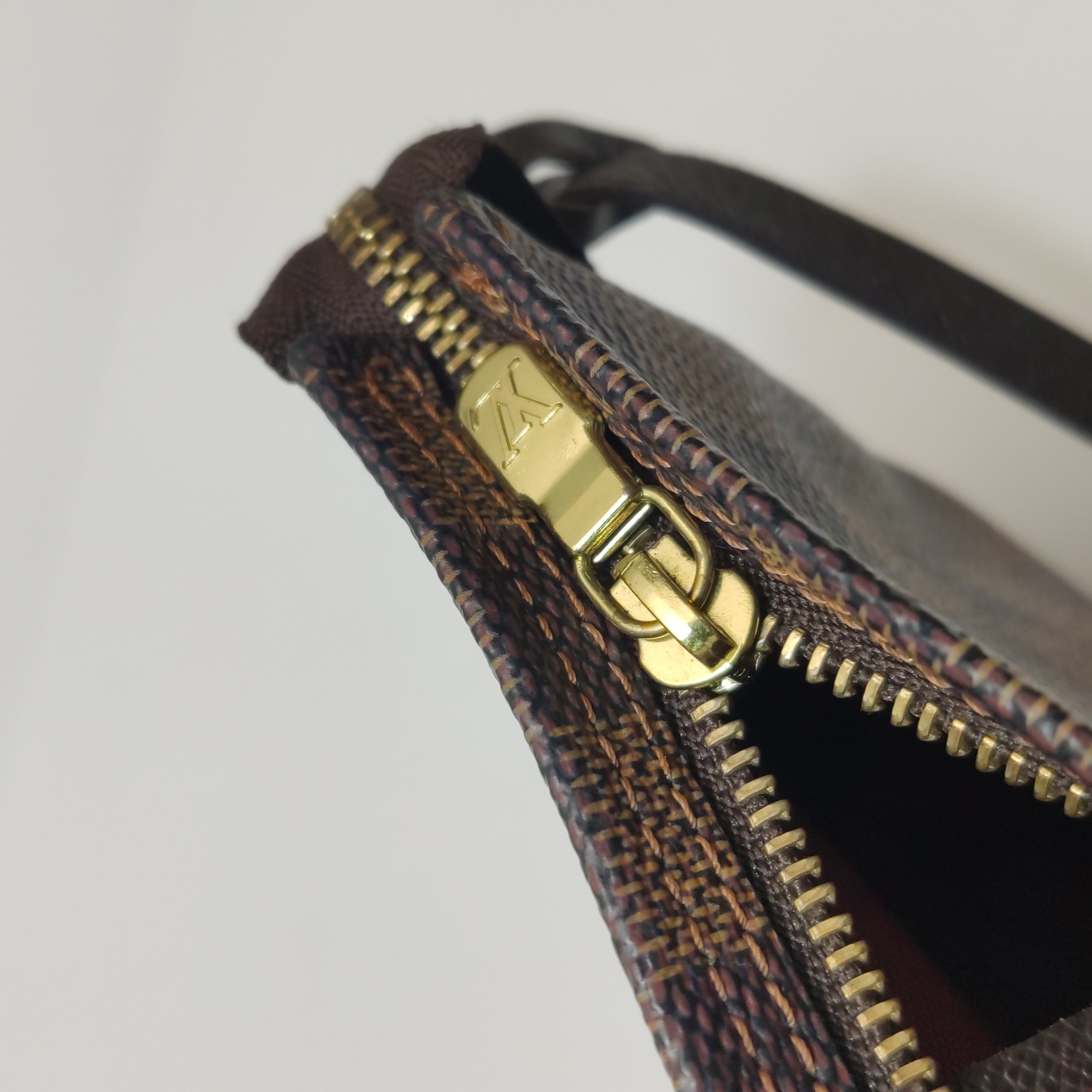Louis Vuitton(LV) Trousse Make Up Bag Damier — photo 10 of 13