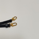Louis Vuitton(LV) Petite Malle Handbag Monogram Canvas — thumbnail 14