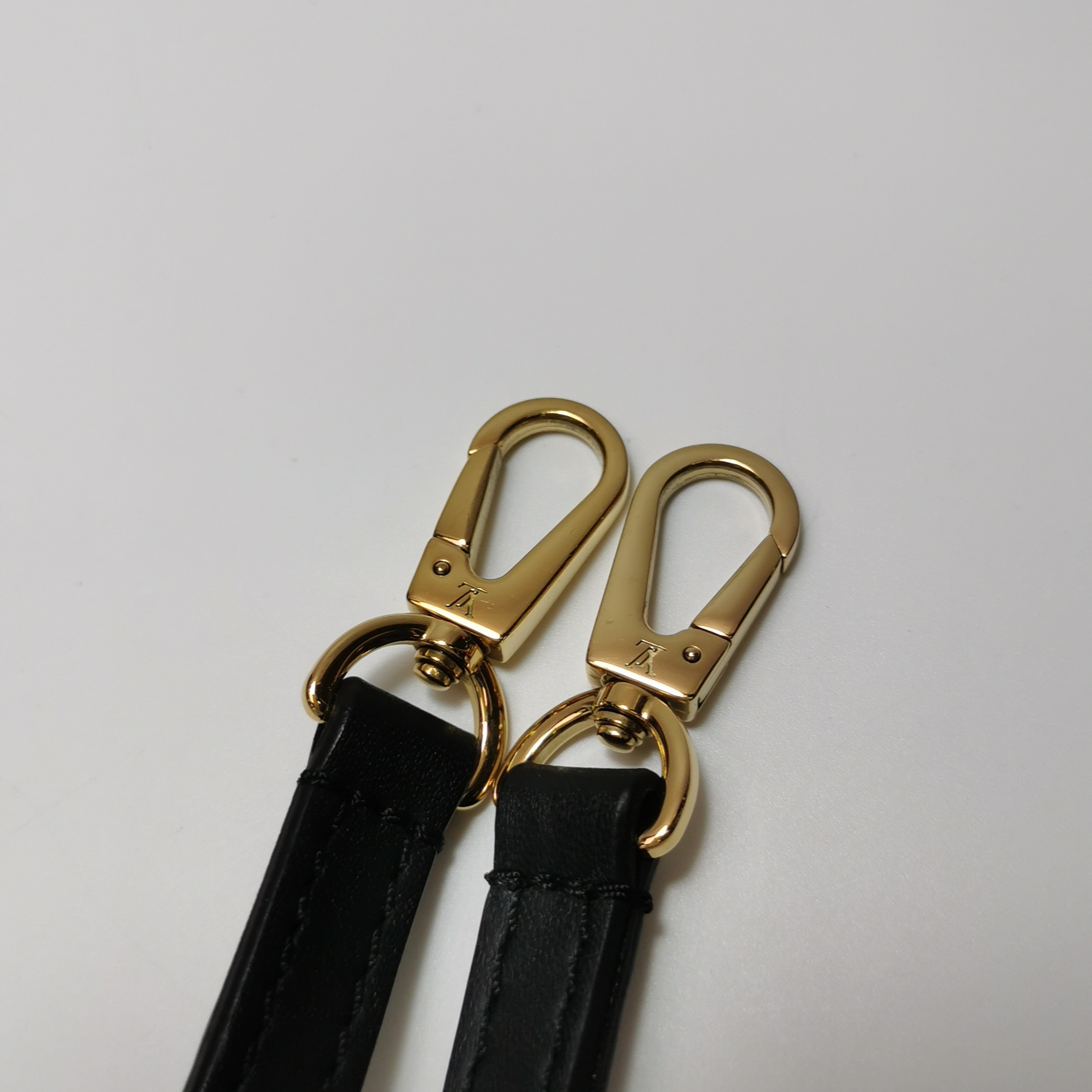 Louis Vuitton(LV) Locky Handbag Monogram Canvas with Leather BB — photo 10 of 15