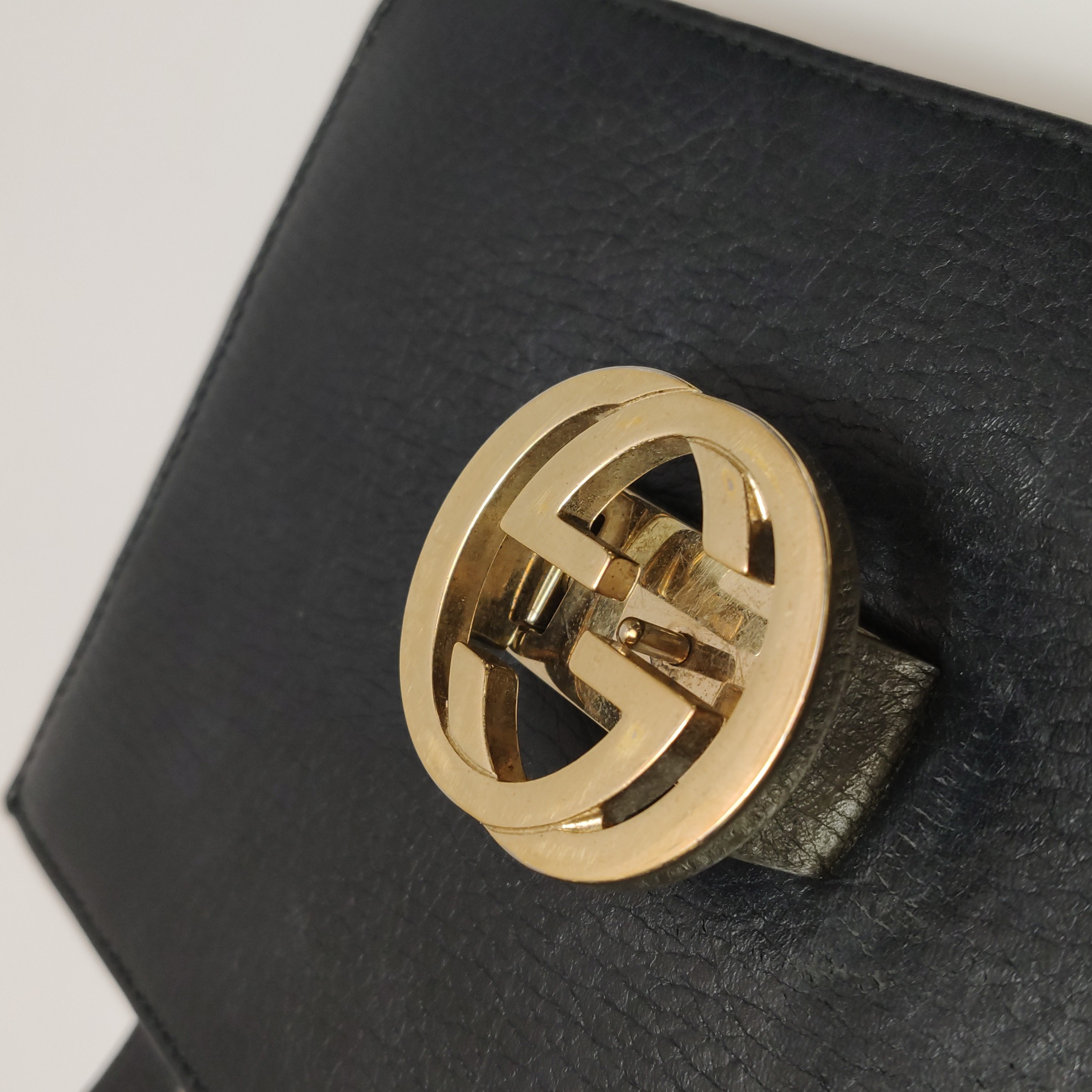 Gucci Interlocking Shoulder Bag Leather Small — photo 7 of 12