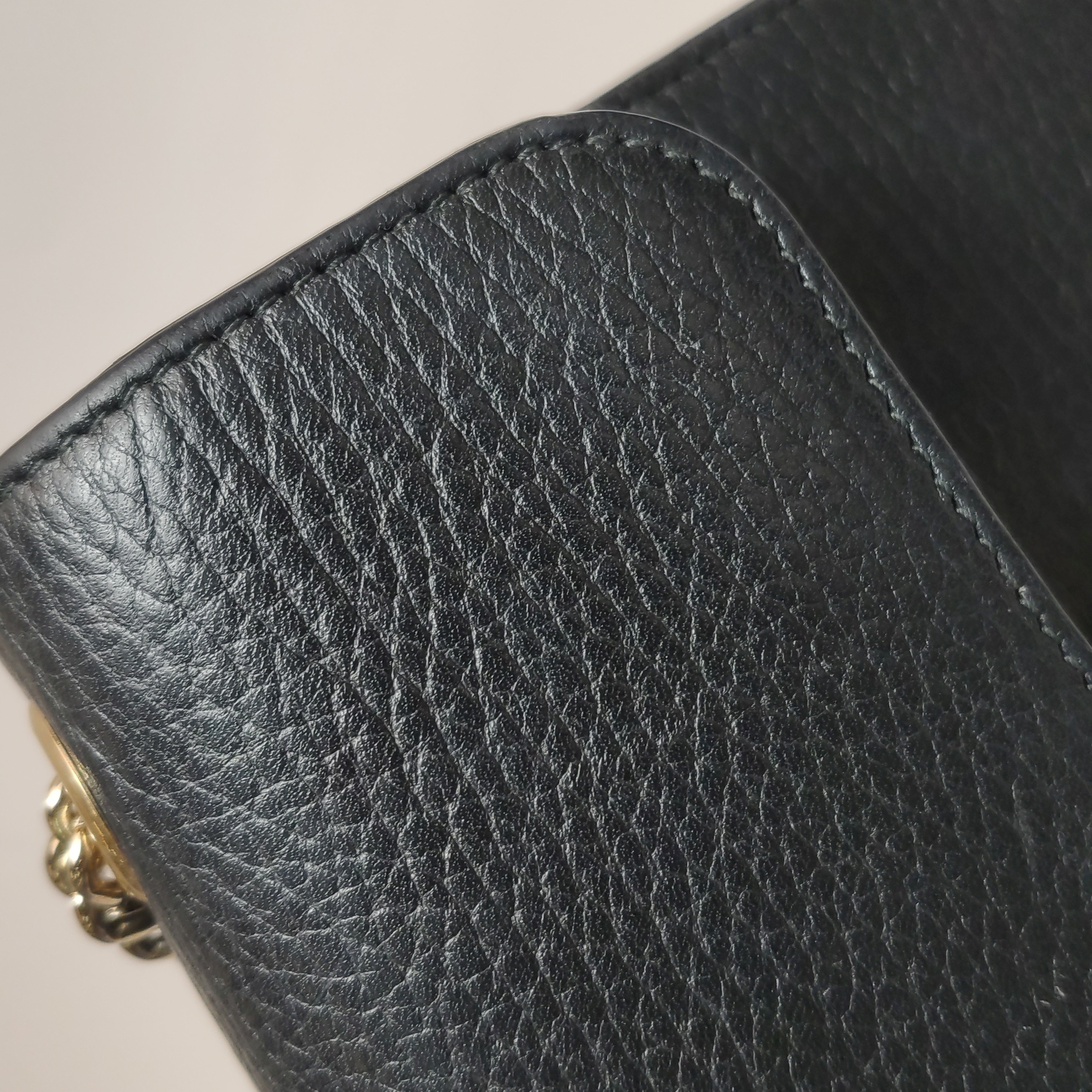 Gucci Interlocking Shoulder Bag Leather Small — photo 10 of 12