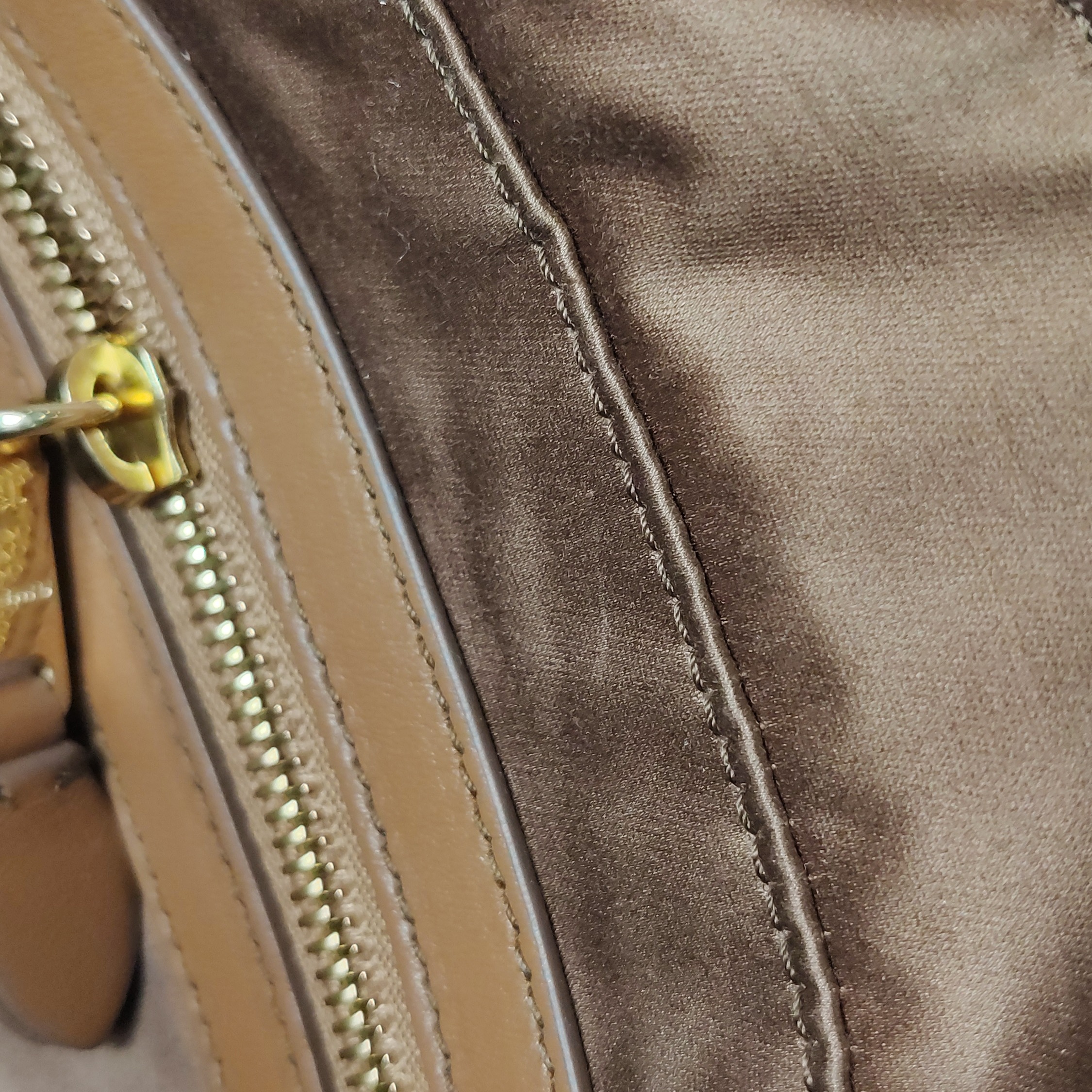 Miu Miu Beau Top Handle Bag Leather Large — photo 11 of 13