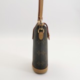 Louis Vuitton(LV) Fold Me Pouch Monogram Canvas — thumbnail 3