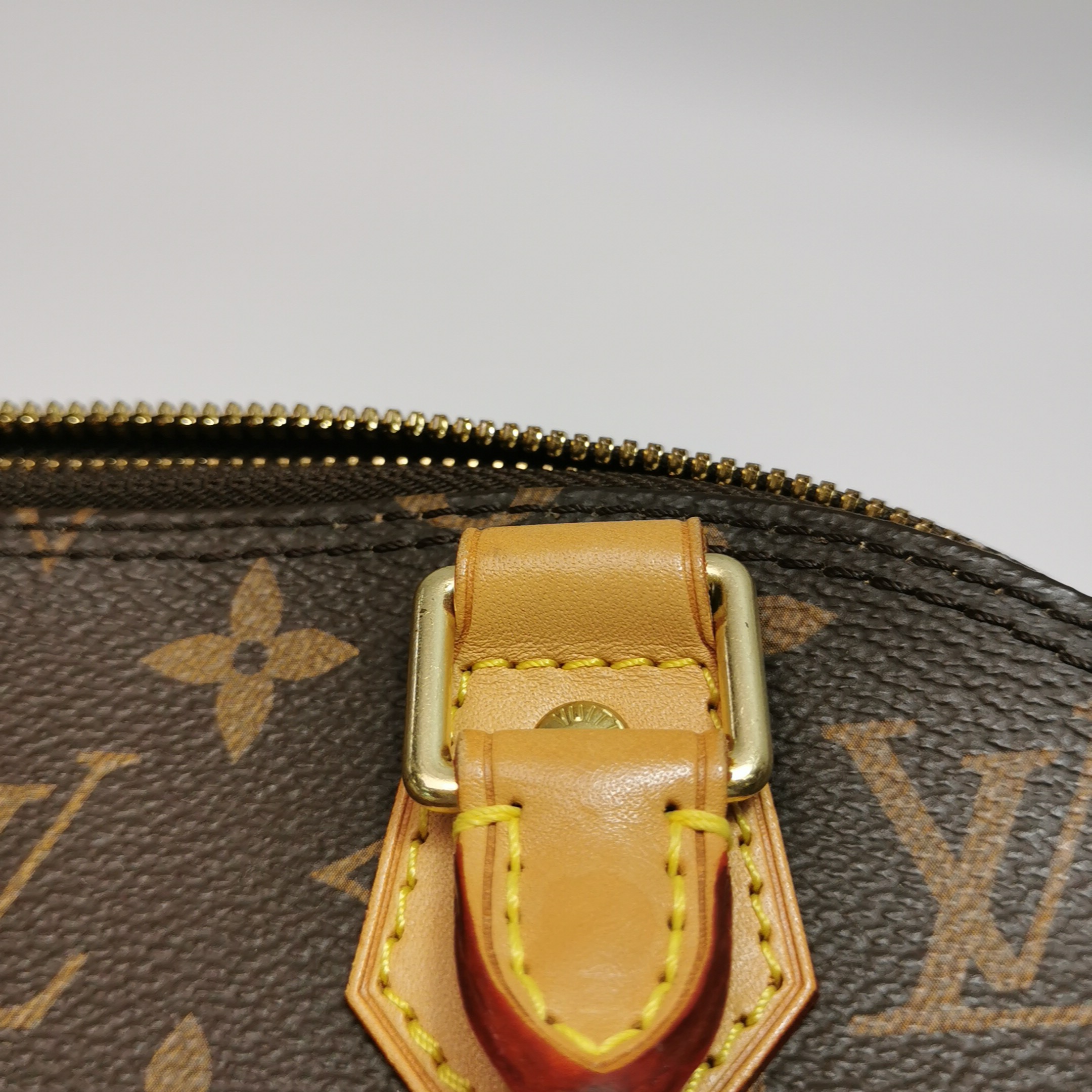 Louis Vuitton(LV) Alma Handbag Monogram Canvas BB — photo 9 of 17