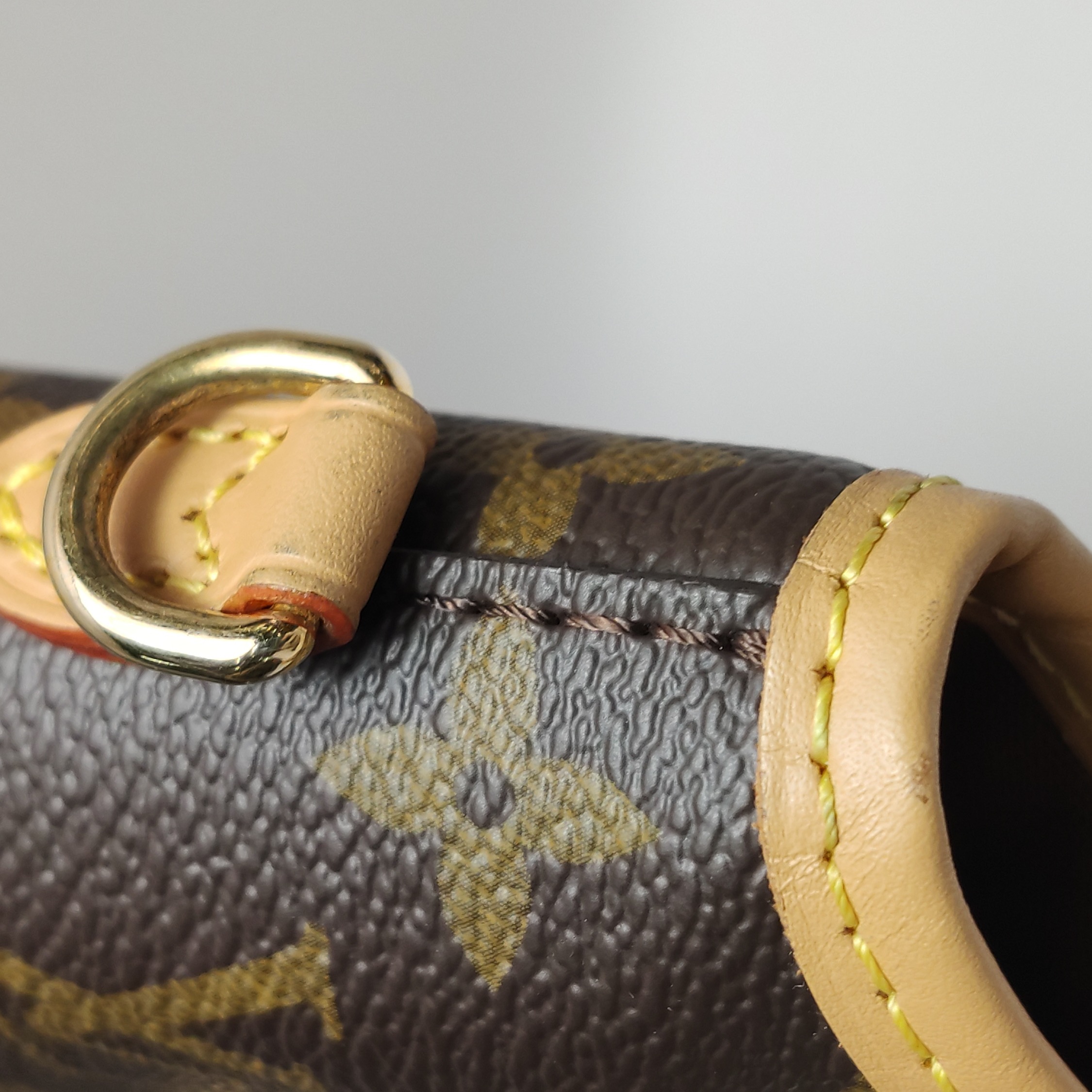 Louis Vuitton(LV) Fold Me Pouch Monogram Canvas — photo 12 of 14