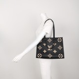 Louis Vuitton(LV) OnTheGo Tote Bicolor Monogram Empreinte Giant MM — thumbnail 2