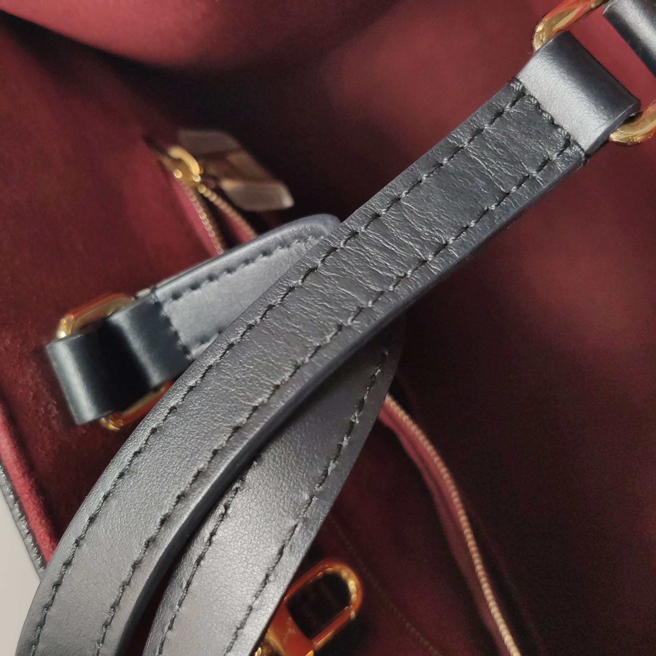 Louis Vuitton(LV) OnTheGo Tote Bicolor Monogram Empreinte Giant MM — photo 8 of 13