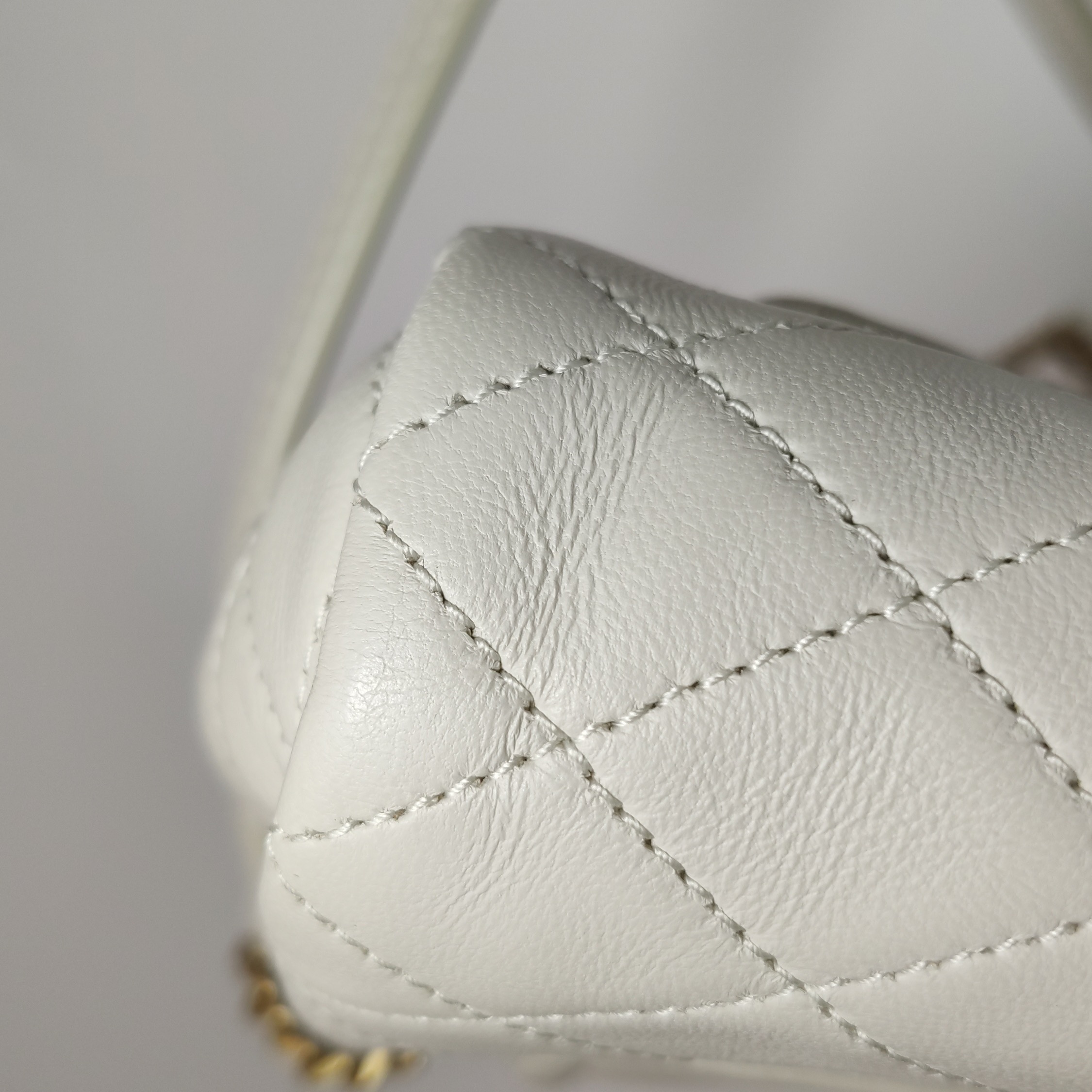 Saint Laurent()YSL Nolita Satchel Quilted Leather Mini