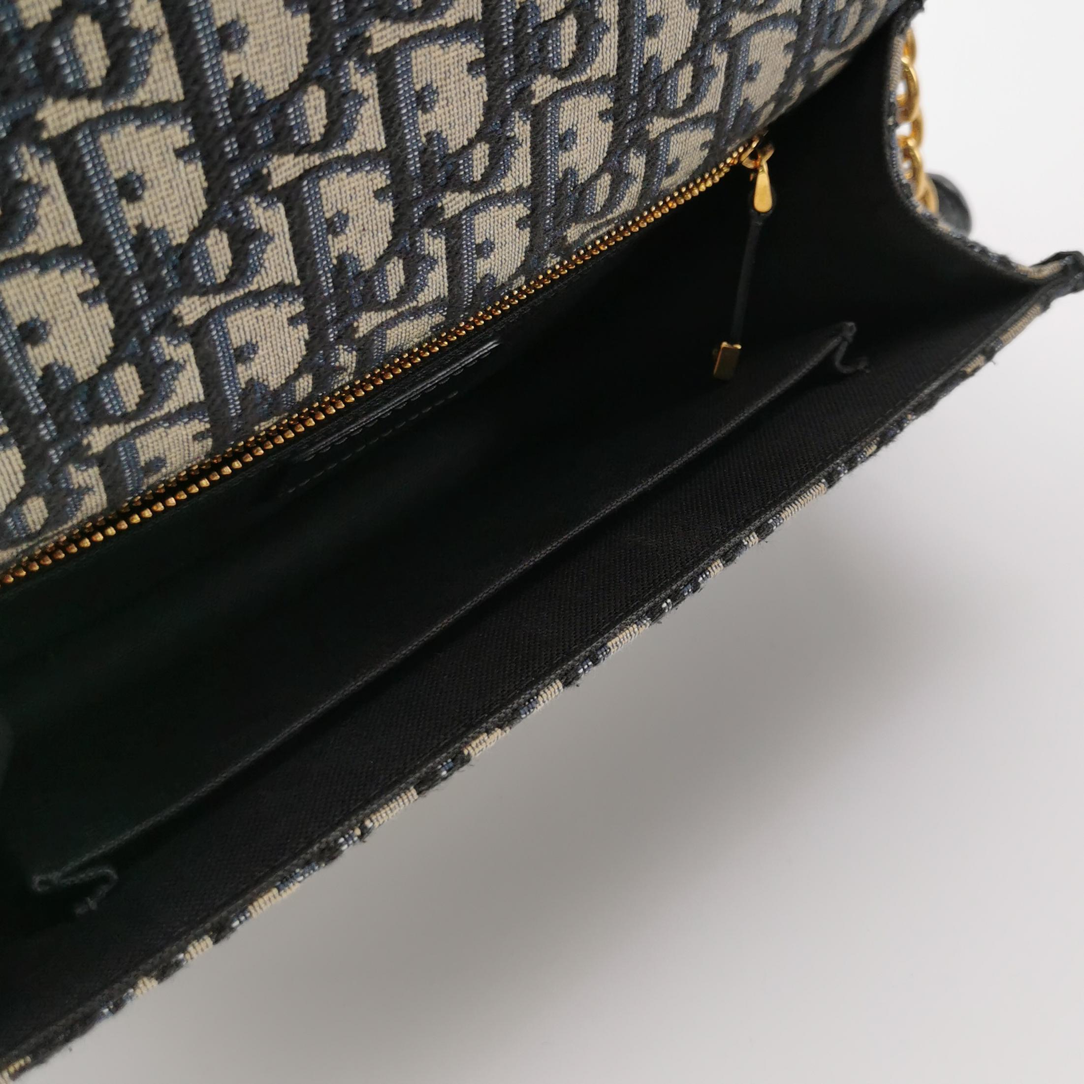 Dior 30 Montaigne Chain Flap Bag Oblique Canvas — photo 7 of 19