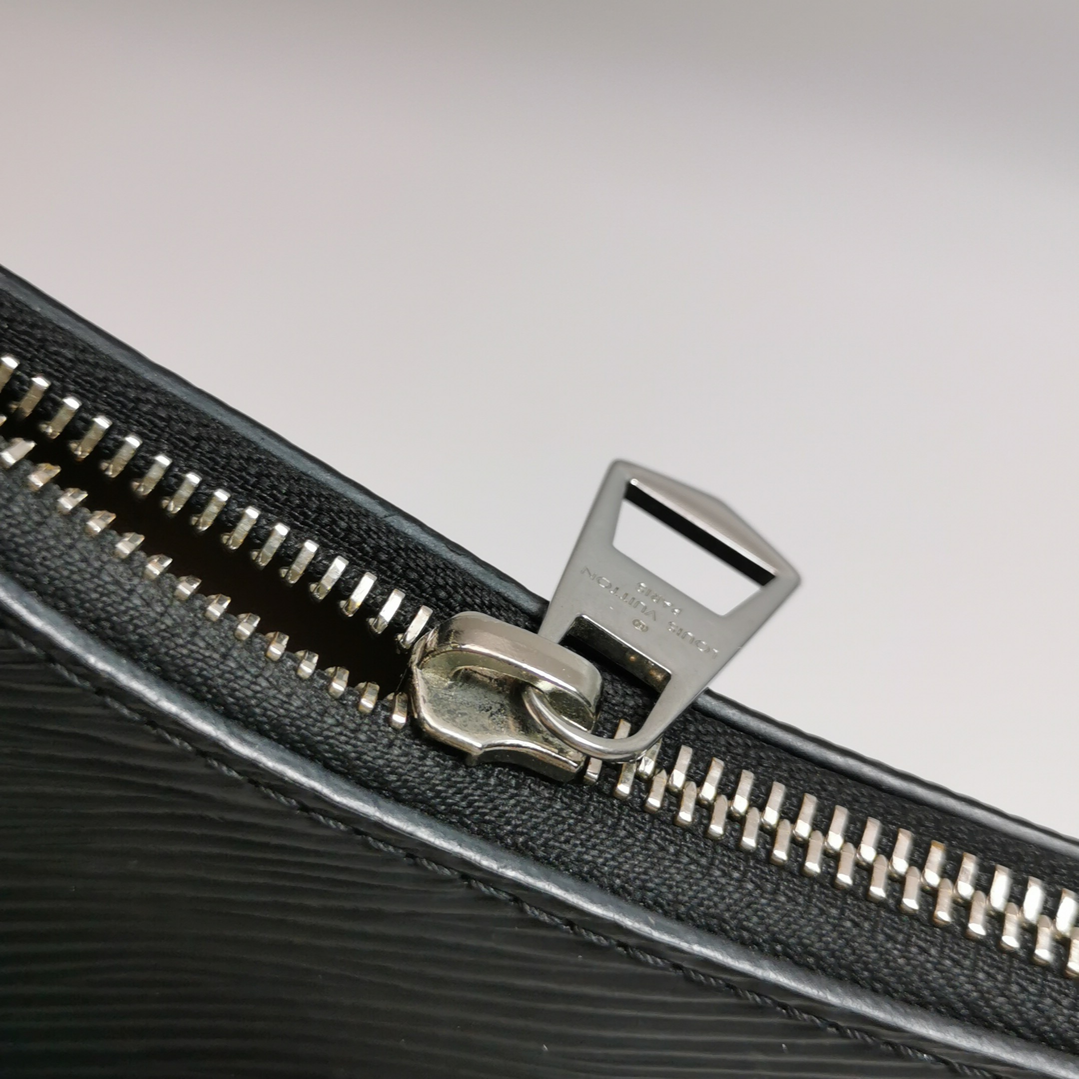 Louis Vuitton(LV) Marelle Handbag Epi Leather — photo 9 of 14