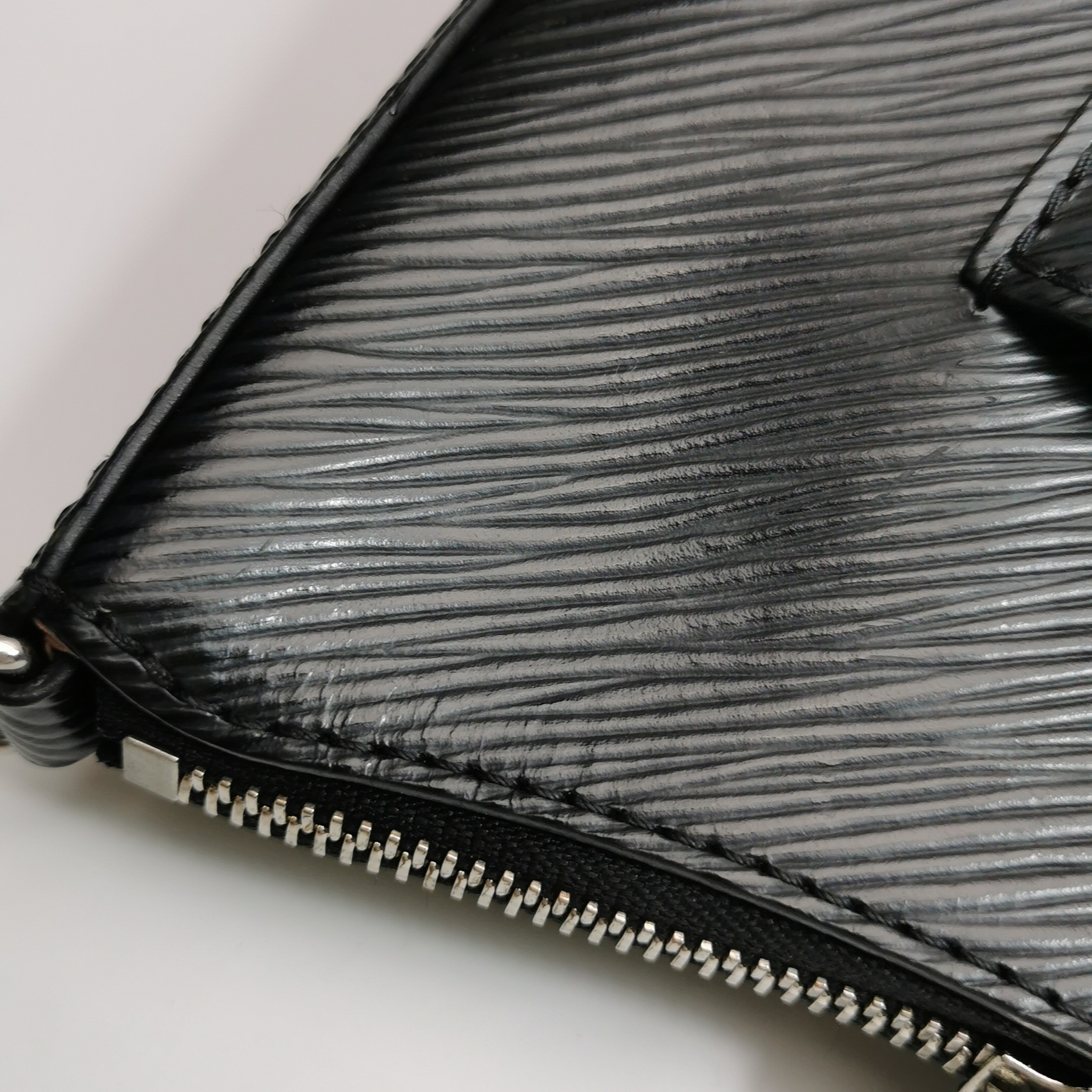 Louis Vuitton(LV) Marelle Handbag Epi Leather — photo 12 of 14