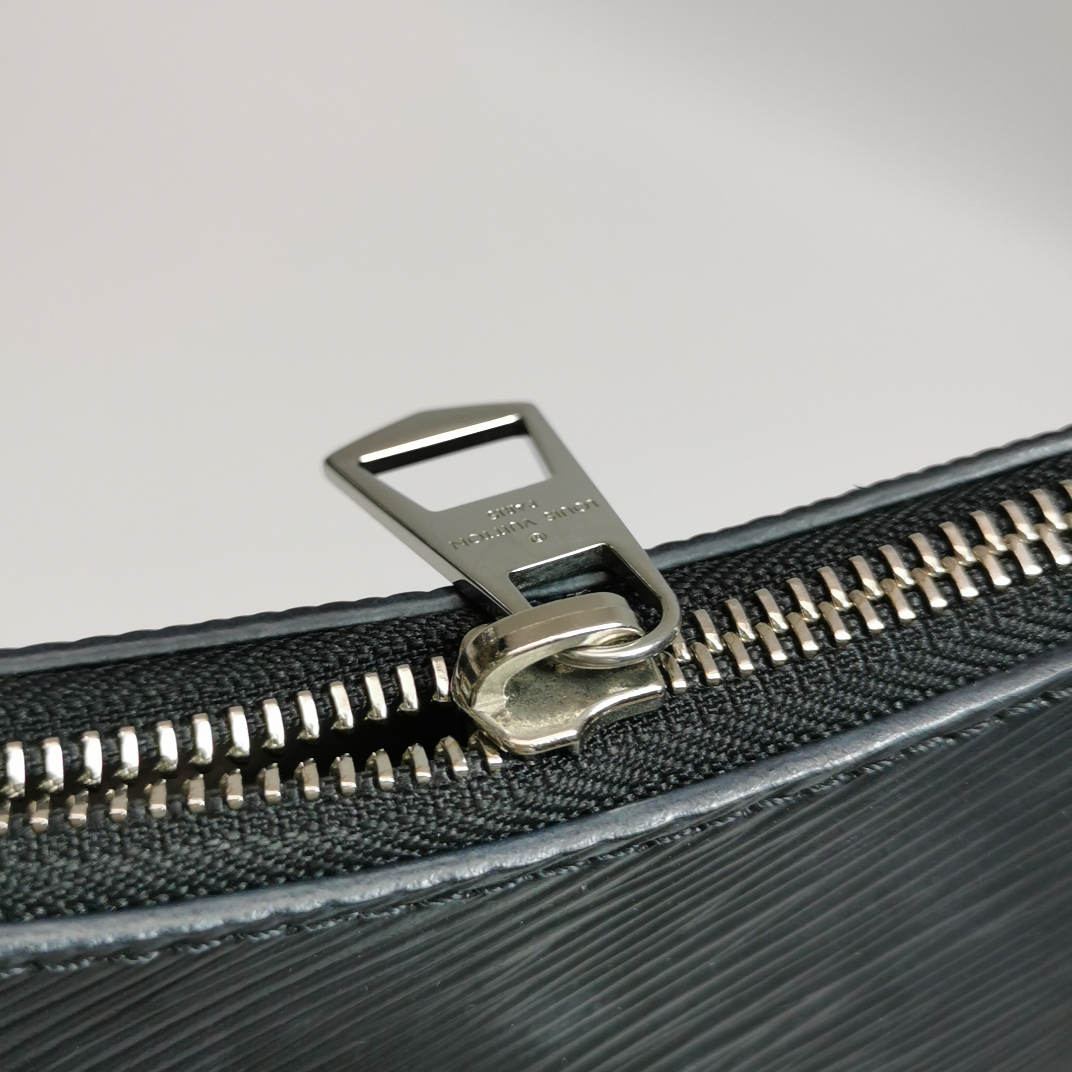 Louis Vuitton(LV) Marelle Handbag Epi Leather — photo 11 of 14