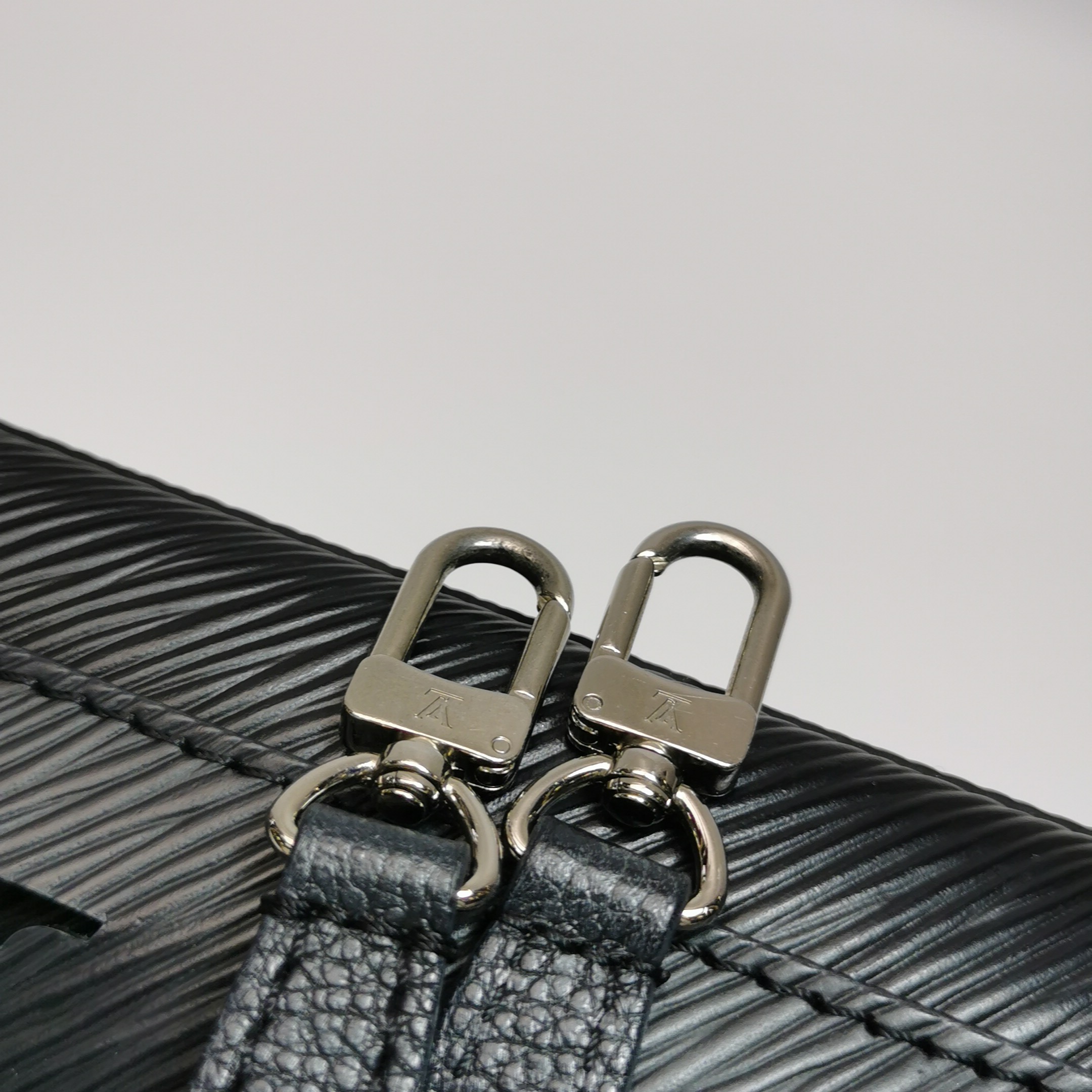 Louis Vuitton(LV) Marelle Handbag Epi Leather — photo 9 of 14