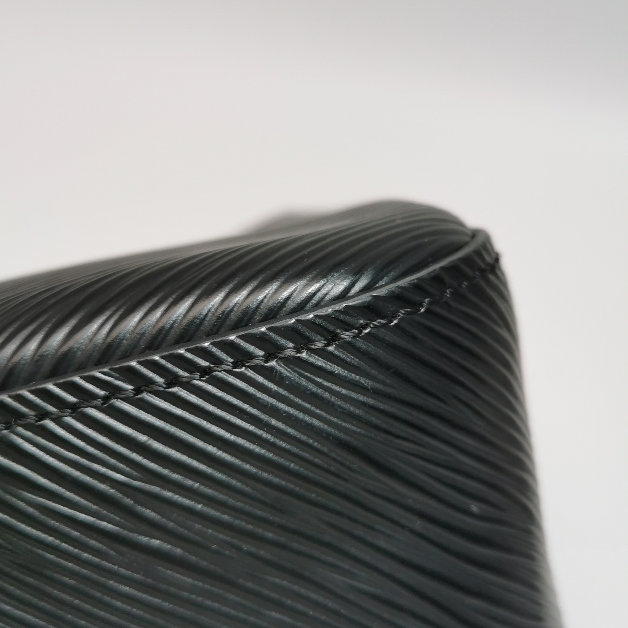 Louis Vuitton(LV) Marelle Handbag Epi Leather — photo 8 of 14