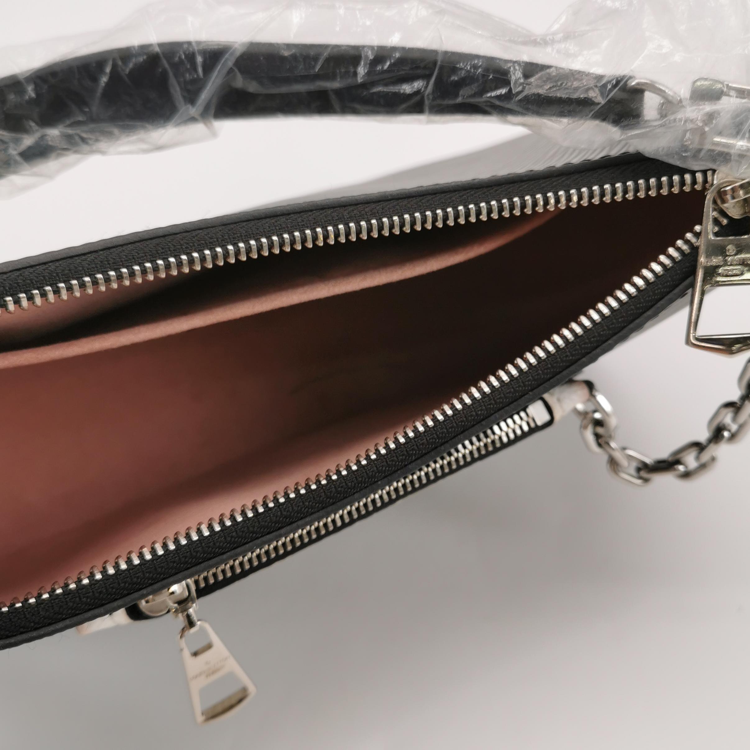Louis Vuitton(LV) Marelle Handbag Epi Leather — photo 7 of 14