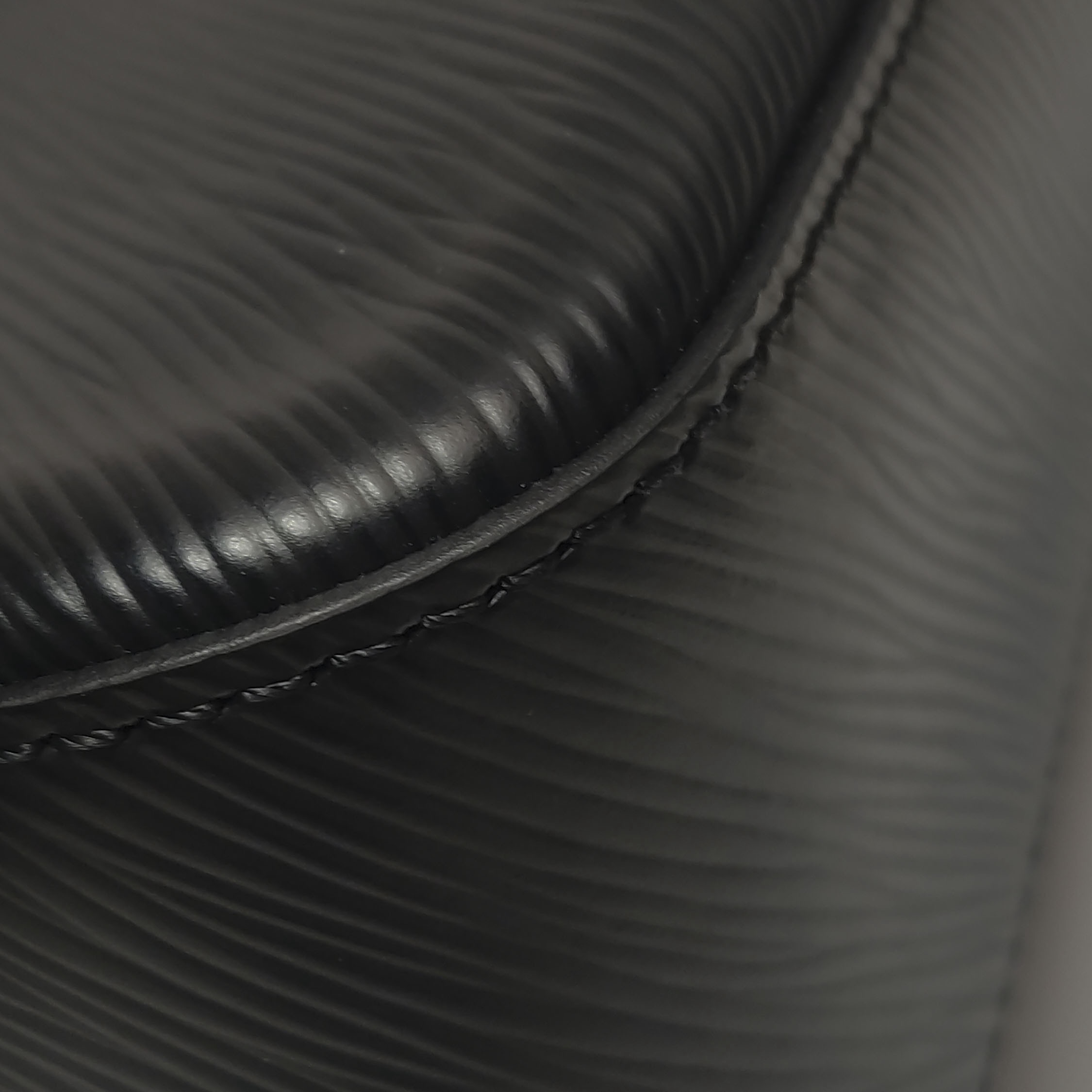 Louis Vuitton(LV) Marelle Handbag Epi Leather — photo 9 of 14