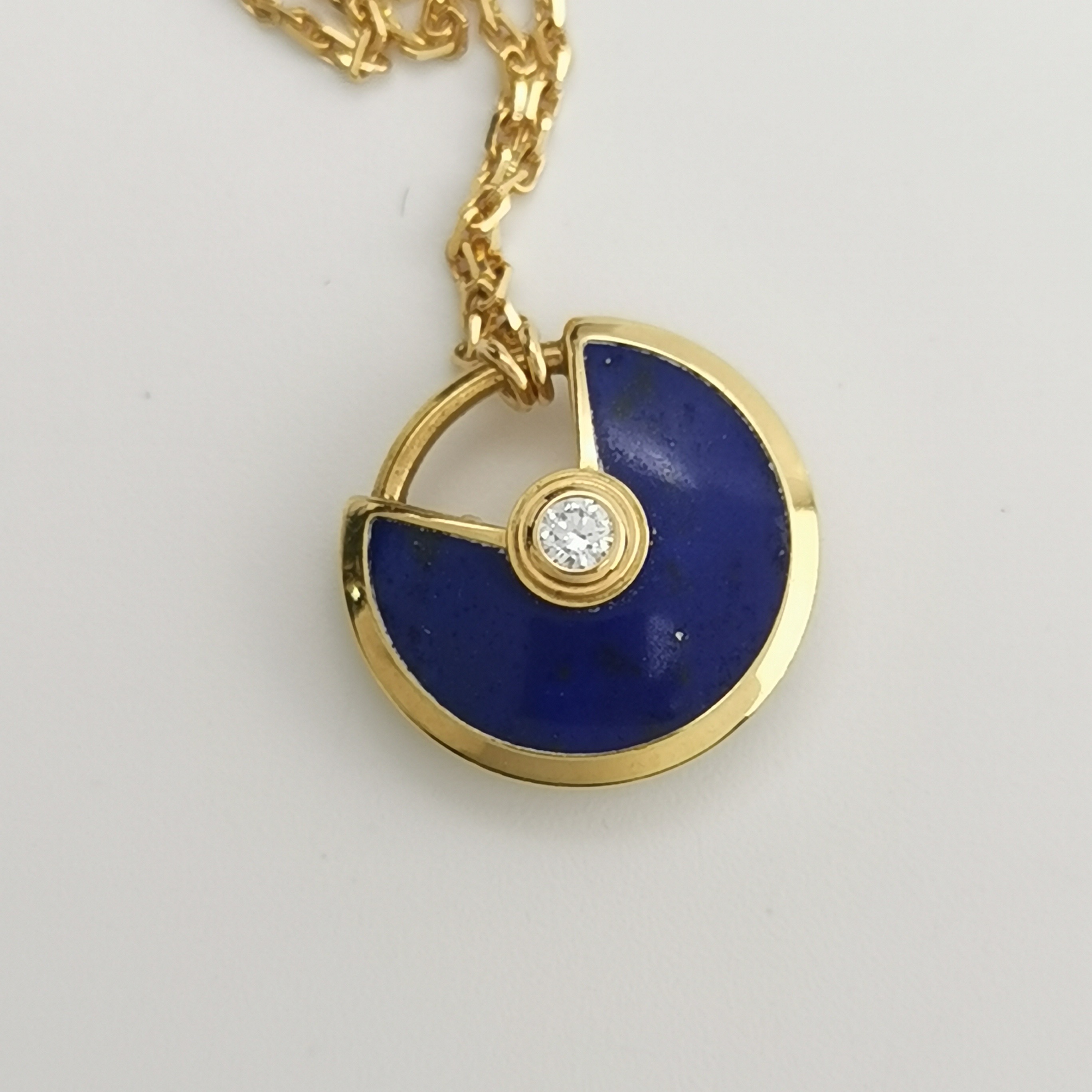 Cartier Amulette de Cartier Pendant Necklace 18K Yellow Gold with Lapis Lazuli and Diamond XS — photo 6 of 7