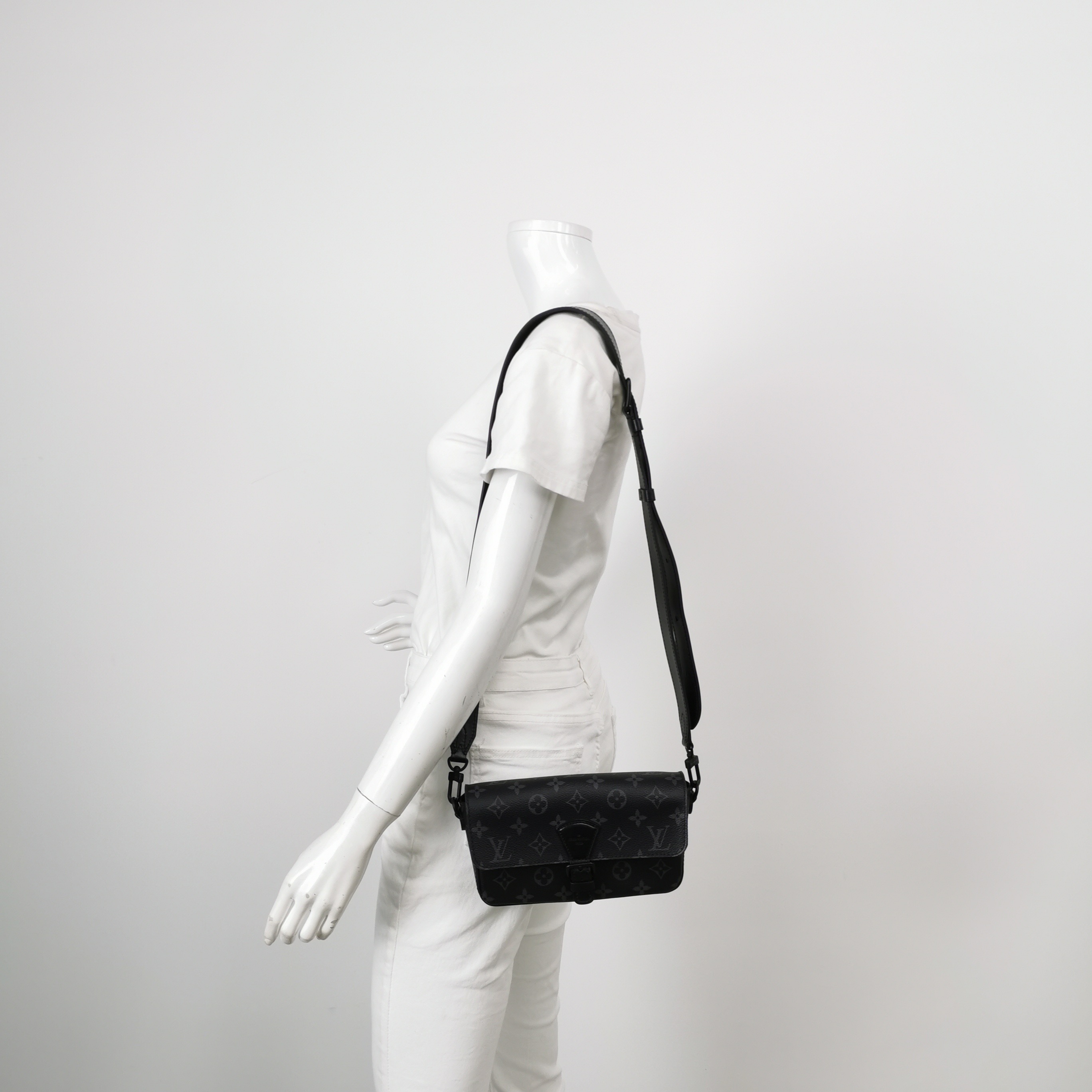 Louis Vuitton(LV) Montsouris Messenger Bag Monogram Eclipse Canvas — alternate view