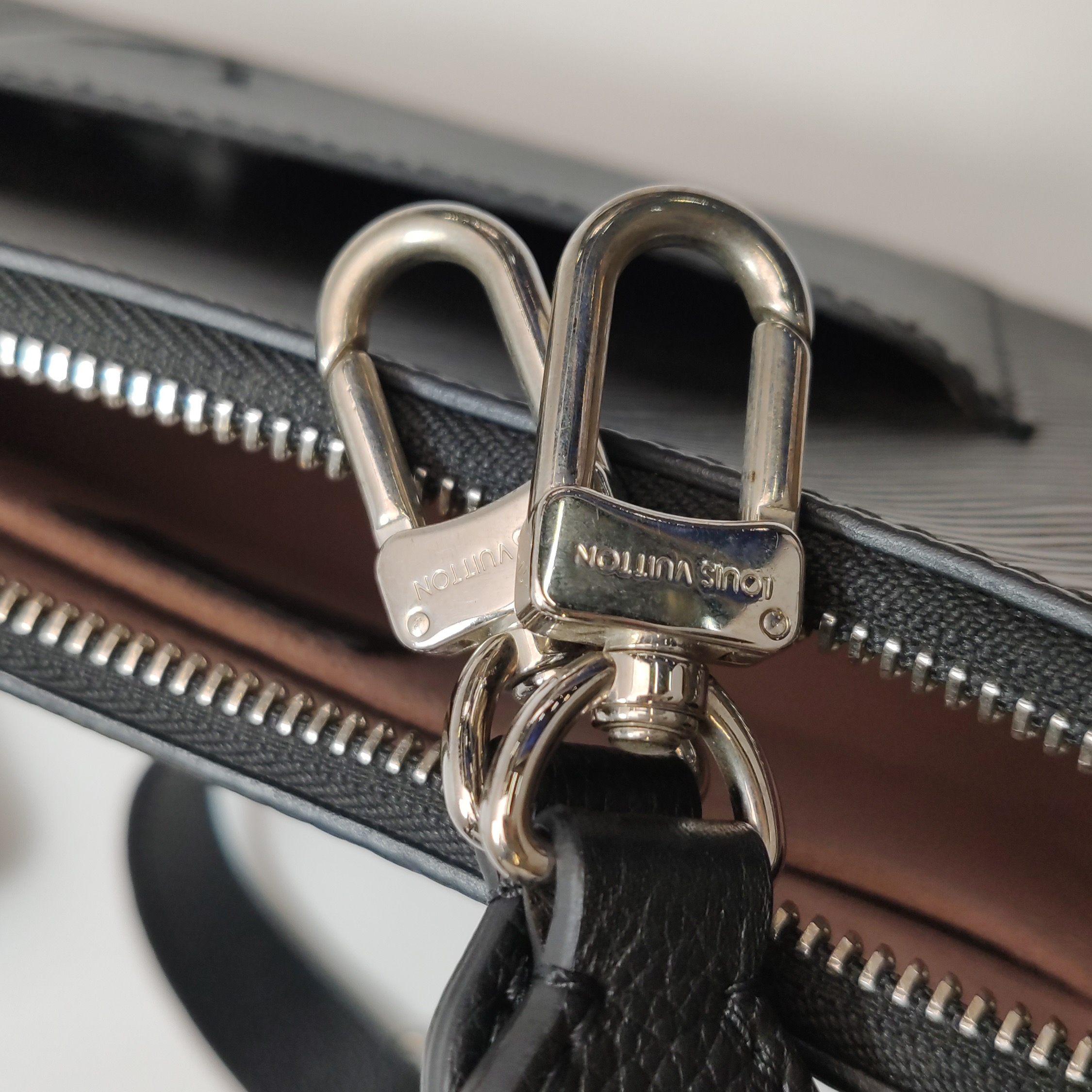 Louis Vuitton(LV) Marelle Handbag Epi Leather — photo 10 of 12