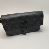 Louis Vuitton(LV) Montsouris Messenger Bag Monogram Eclipse Canvas — thumbnail 8