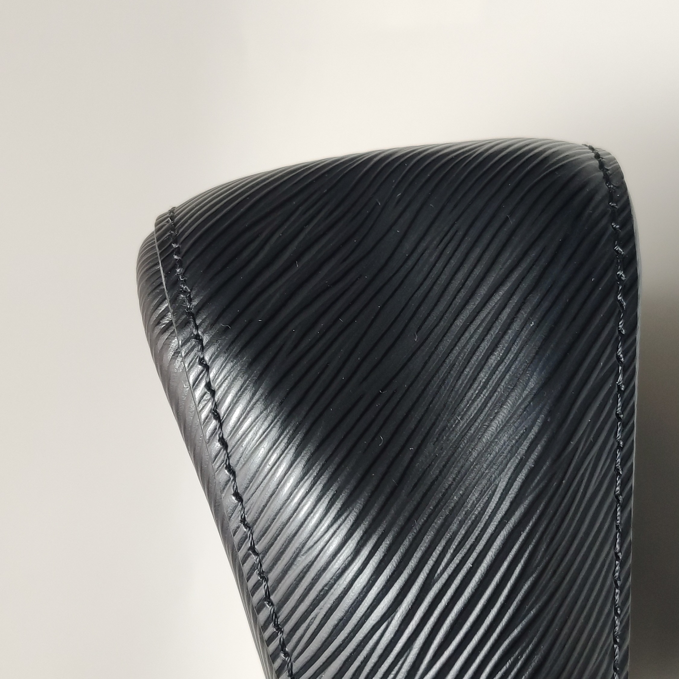 Louis Vuitton(LV) Marelle Handbag Epi Leather — photo 9 of 14