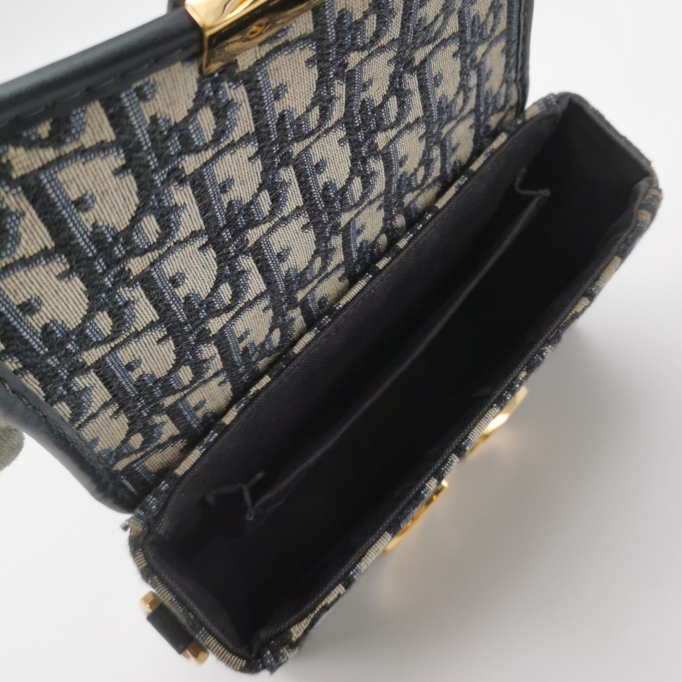 Dior 30 Montaigne Box Bag Oblique Canvas — photo 8 of 17