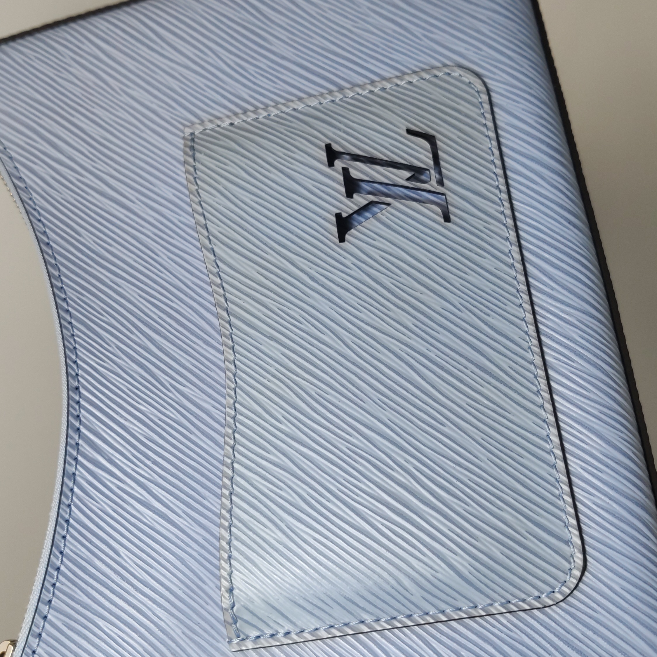 Louis Vuitton(LV) Marelle Handbag Epi Leather — photo 9 of 13