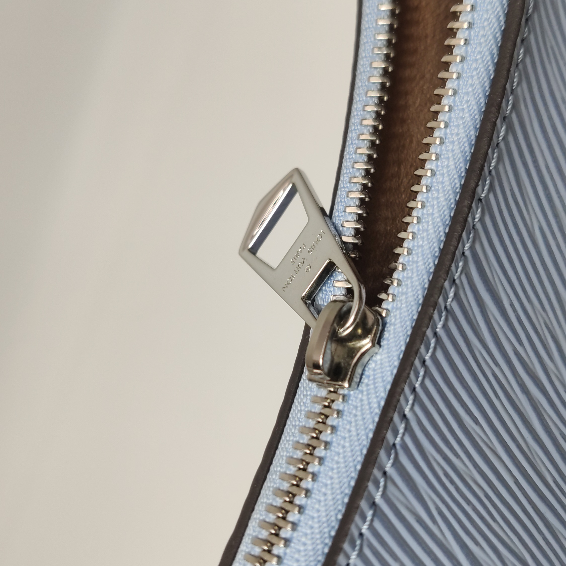 Louis Vuitton(LV) Marelle Handbag Epi Leather — photo 10 of 13