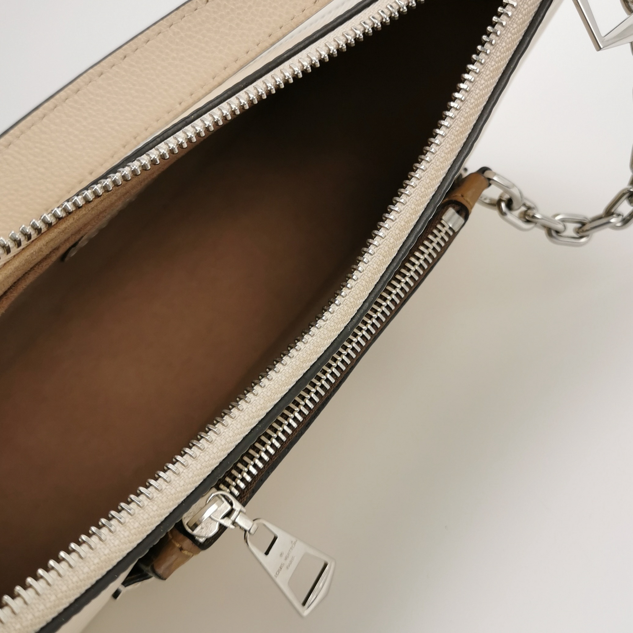 Louis Vuitton(LV) Marelle Handbag Epi Leather — photo 7 of 14
