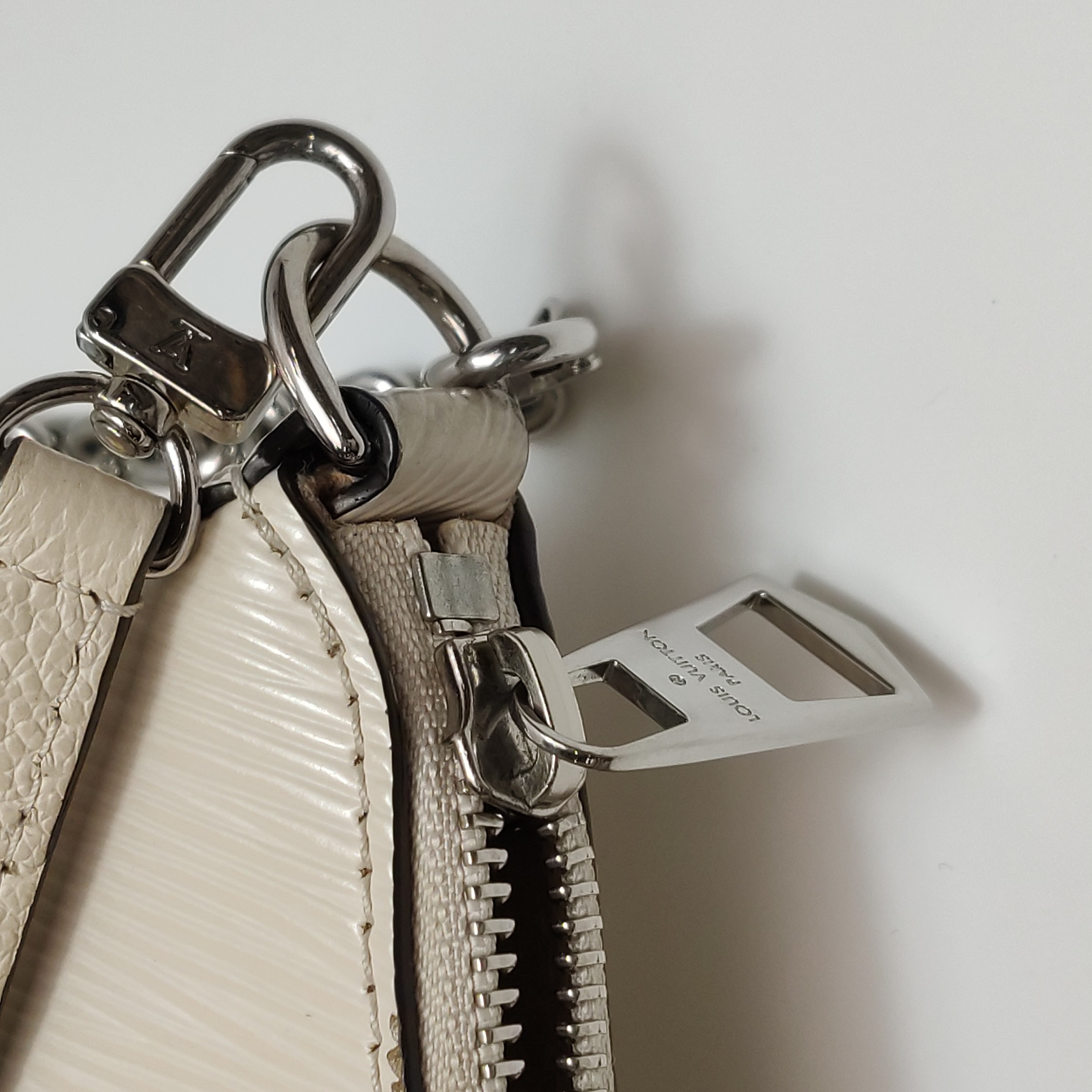 Louis Vuitton(LV) Marelle Handbag Epi Leather — photo 12 of 14