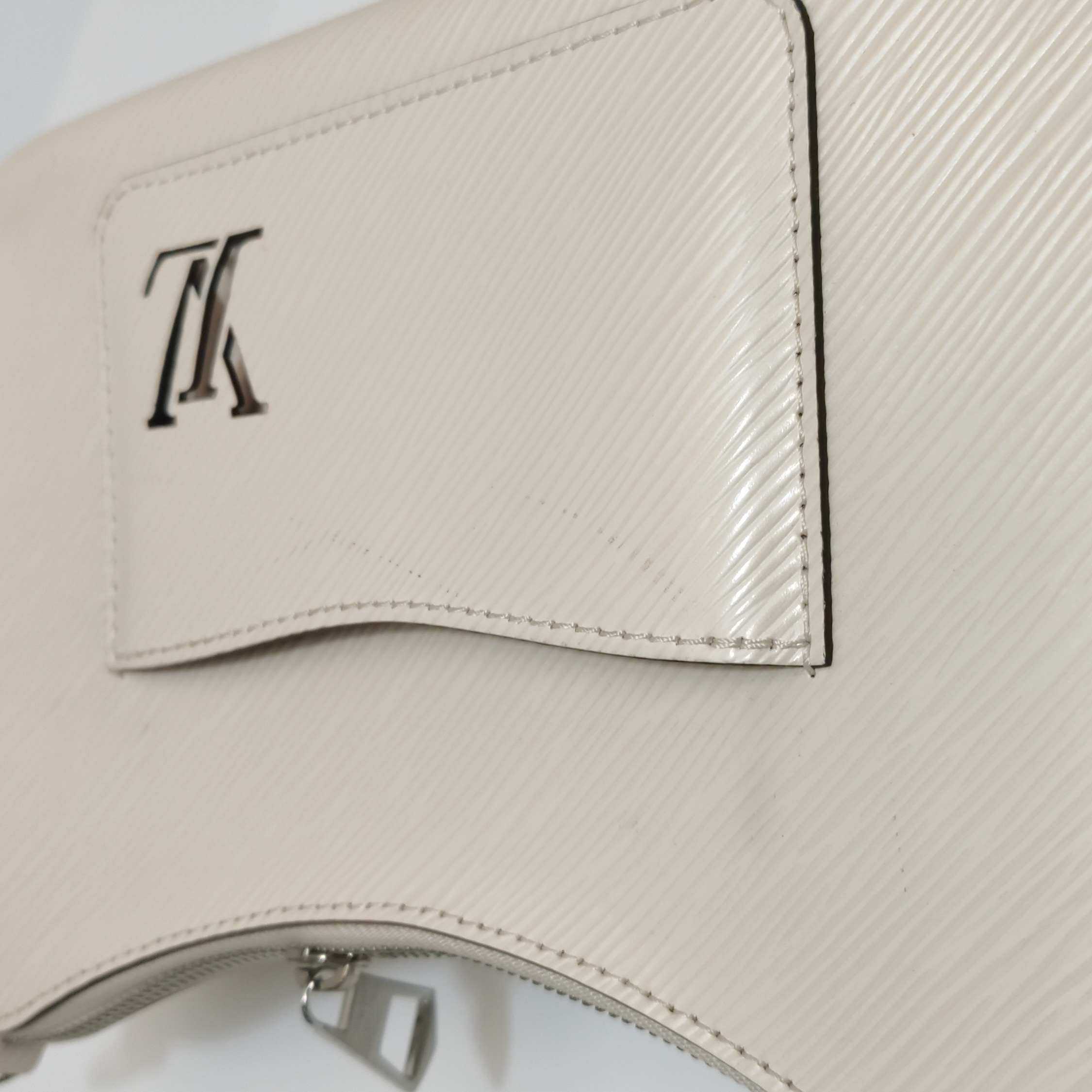 Louis Vuitton(LV) Marelle Handbag Epi Leather — photo 10 of 14