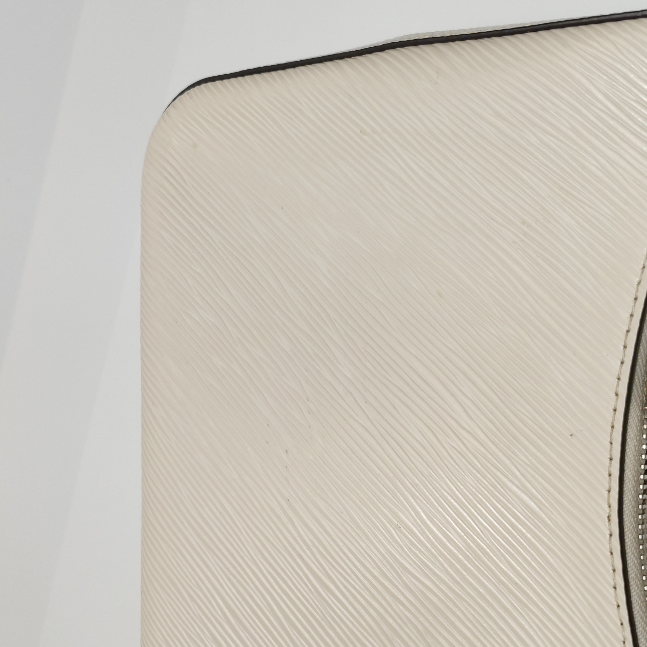 Louis Vuitton(LV) Marelle Handbag Epi Leather — photo 9 of 14