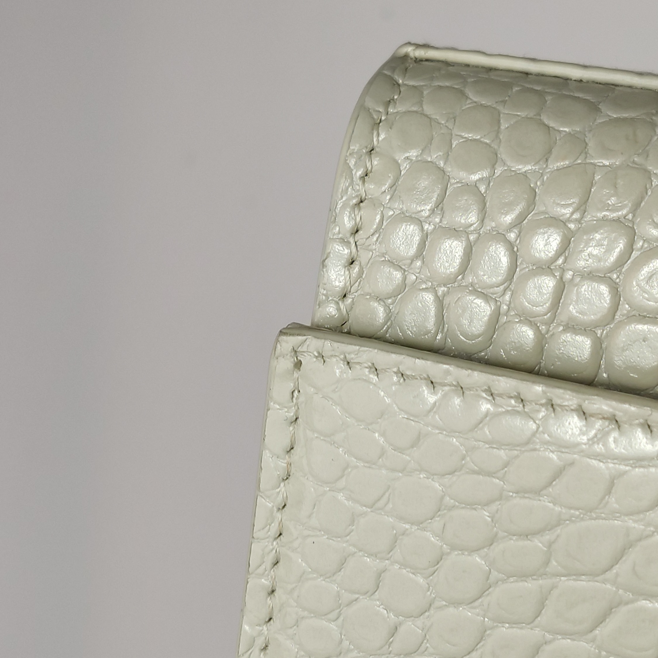 Saint Laurent(YSL) Classic Monogram Tassel Crossbody Bag Crocodile Embossed Leather Small — photo 14 of 15