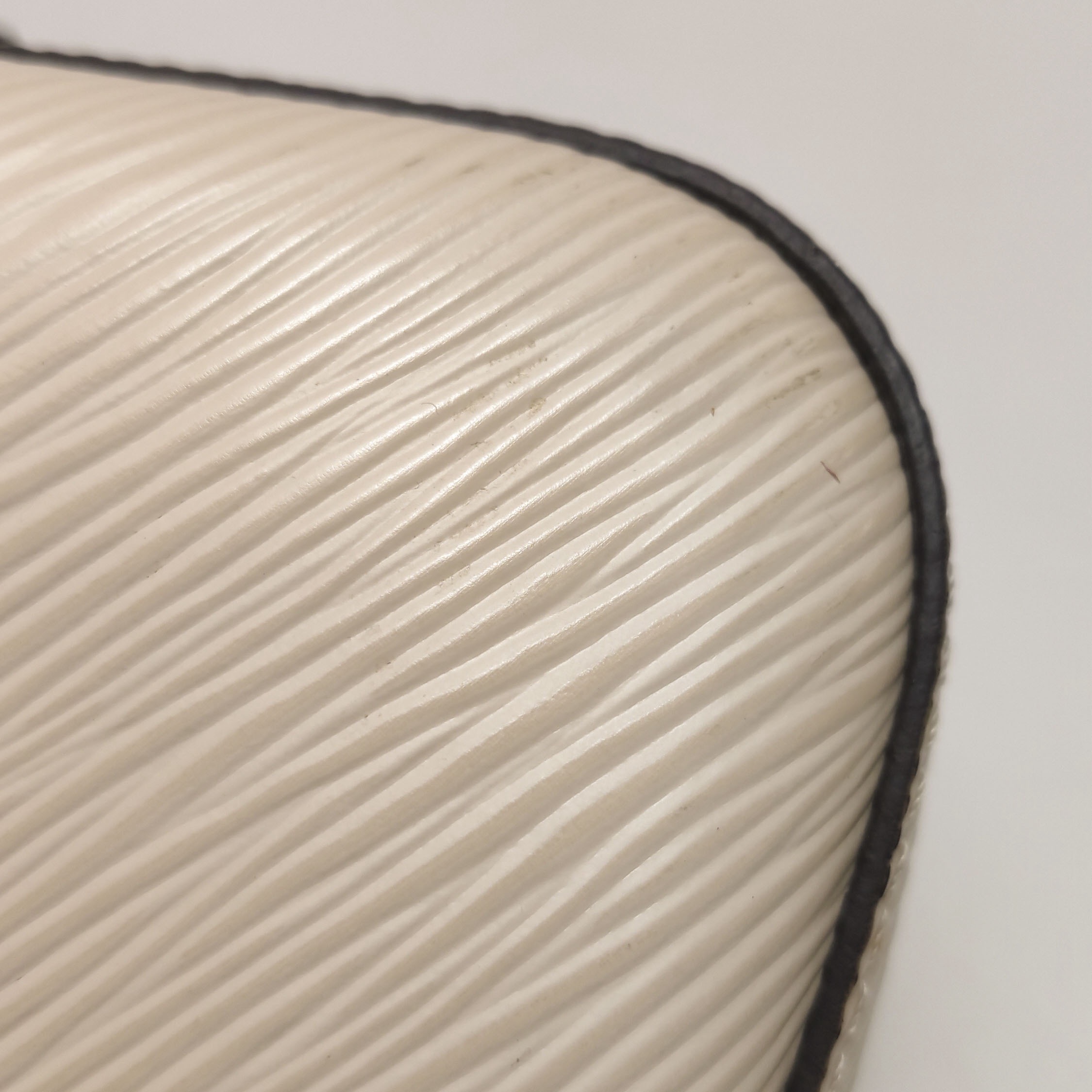 Louis Vuitton(LV) Marelle Handbag Epi Leather — photo 10 of 13
