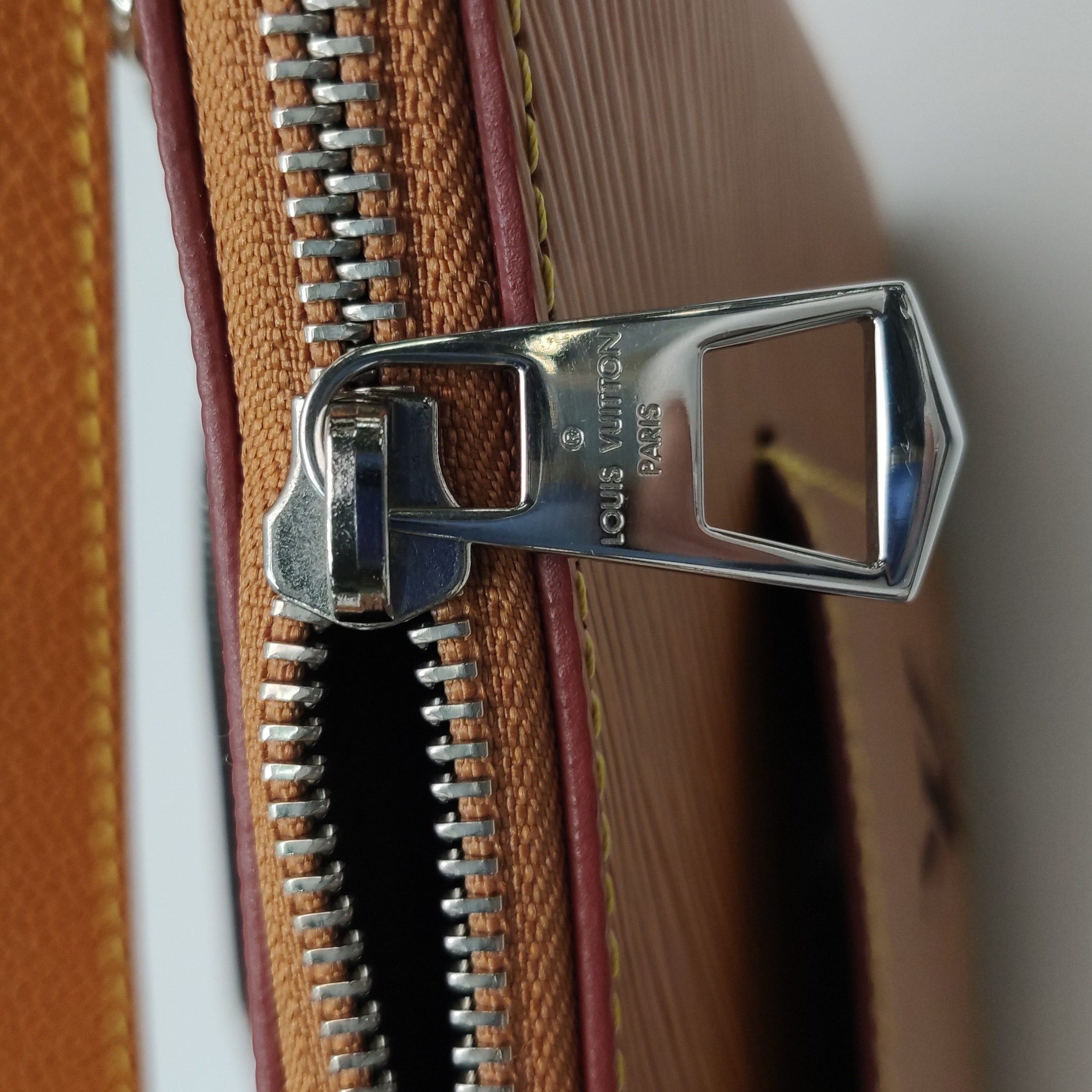 Louis Vuitton(LV) Marelle Handbag Epi Leather — photo 9 of 13
