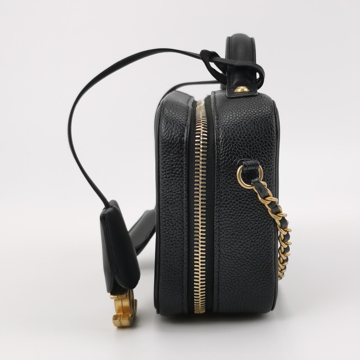 Chanel Filigree Vanity Case Quilted Caviar Small — photo 3 of 13