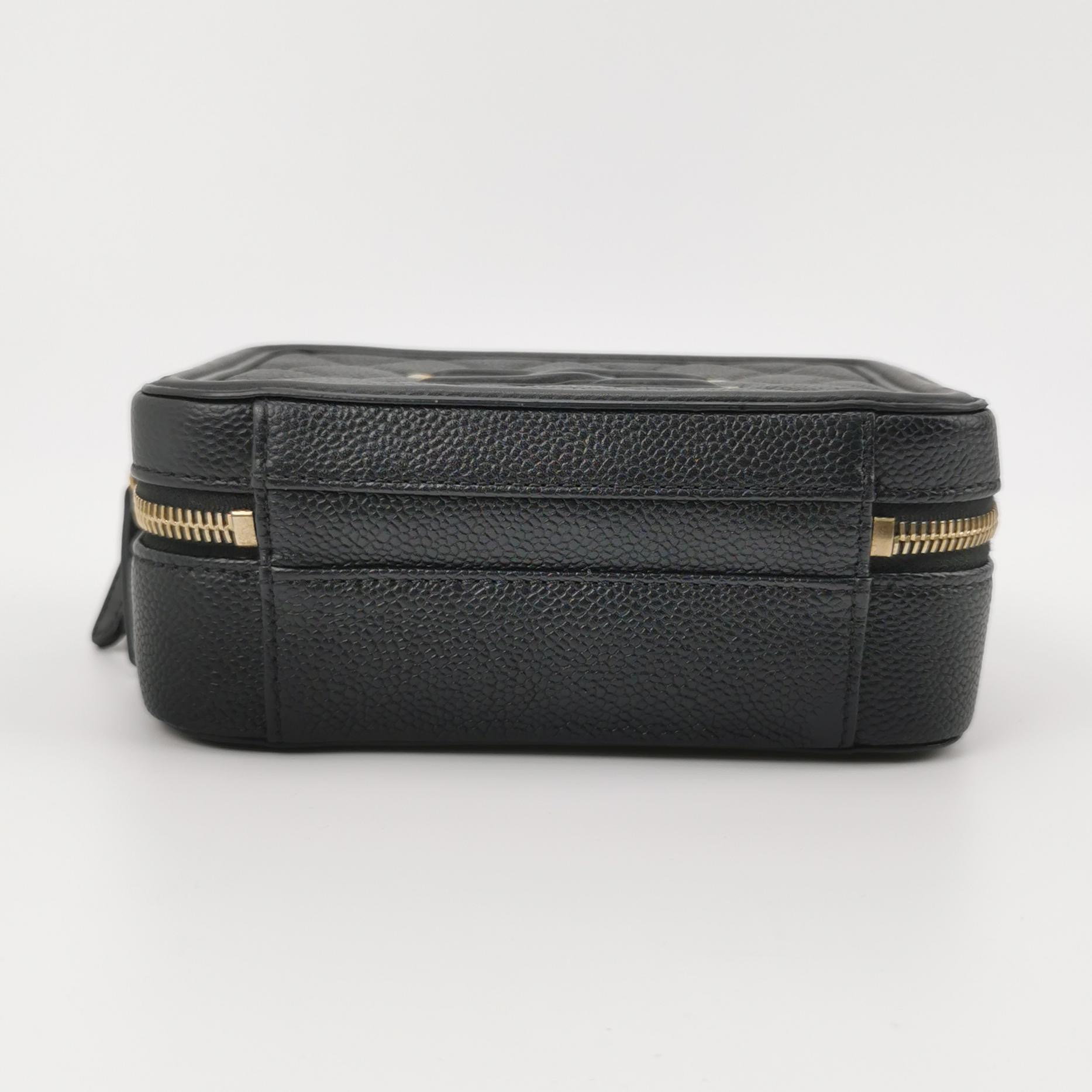 Chanel Filigree Vanity Case Quilted Caviar Small — photo 6 of 13