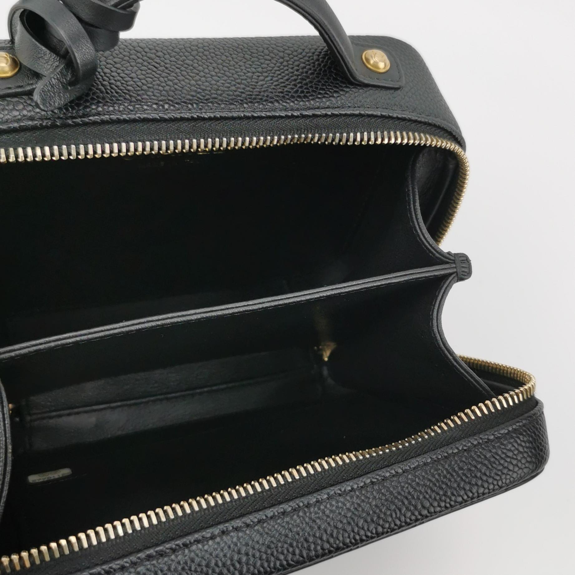 Chanel Filigree Vanity Case Quilted Caviar Small — photo 7 of 13