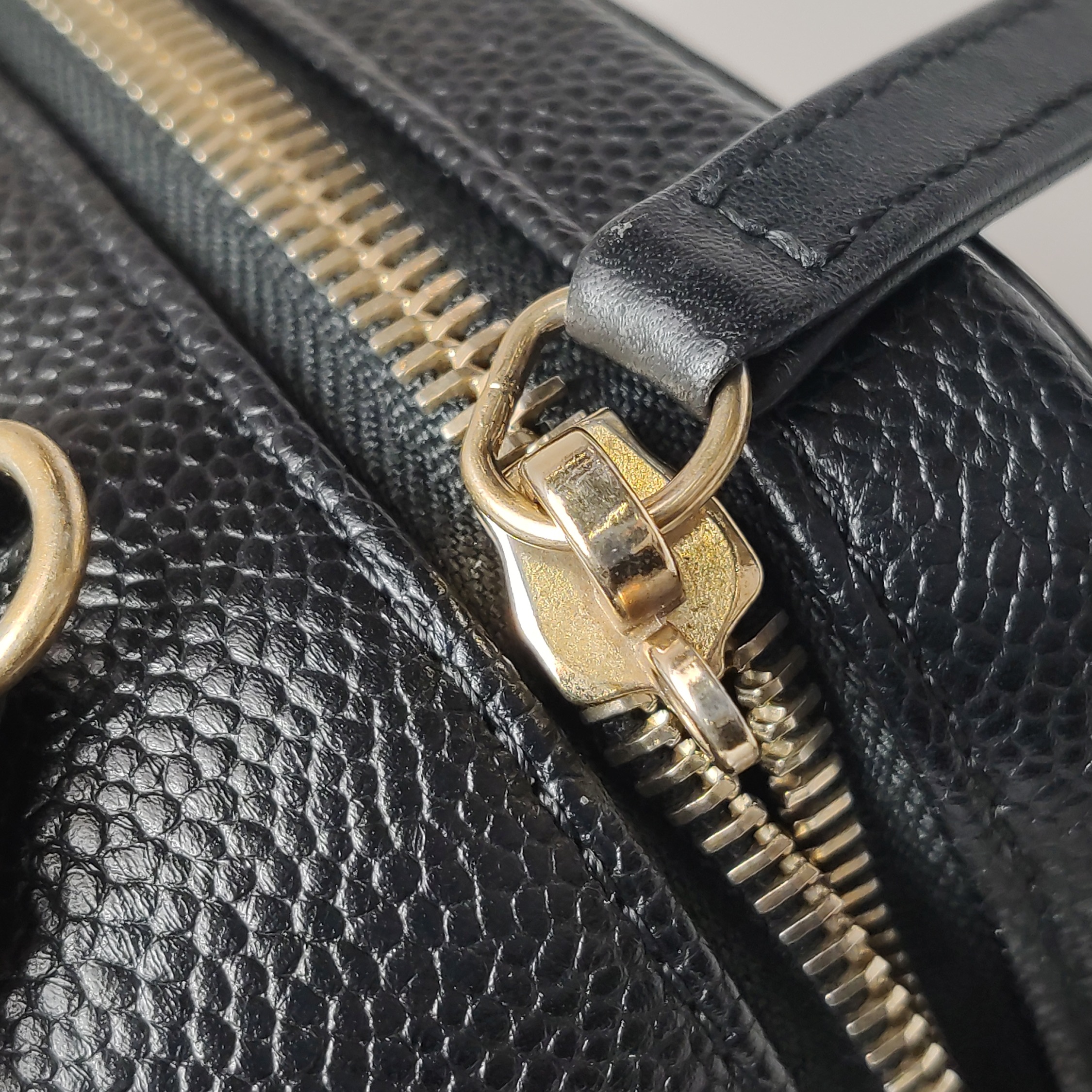 Chanel Filigree Vanity Case Quilted Caviar Small — photo 11 of 13