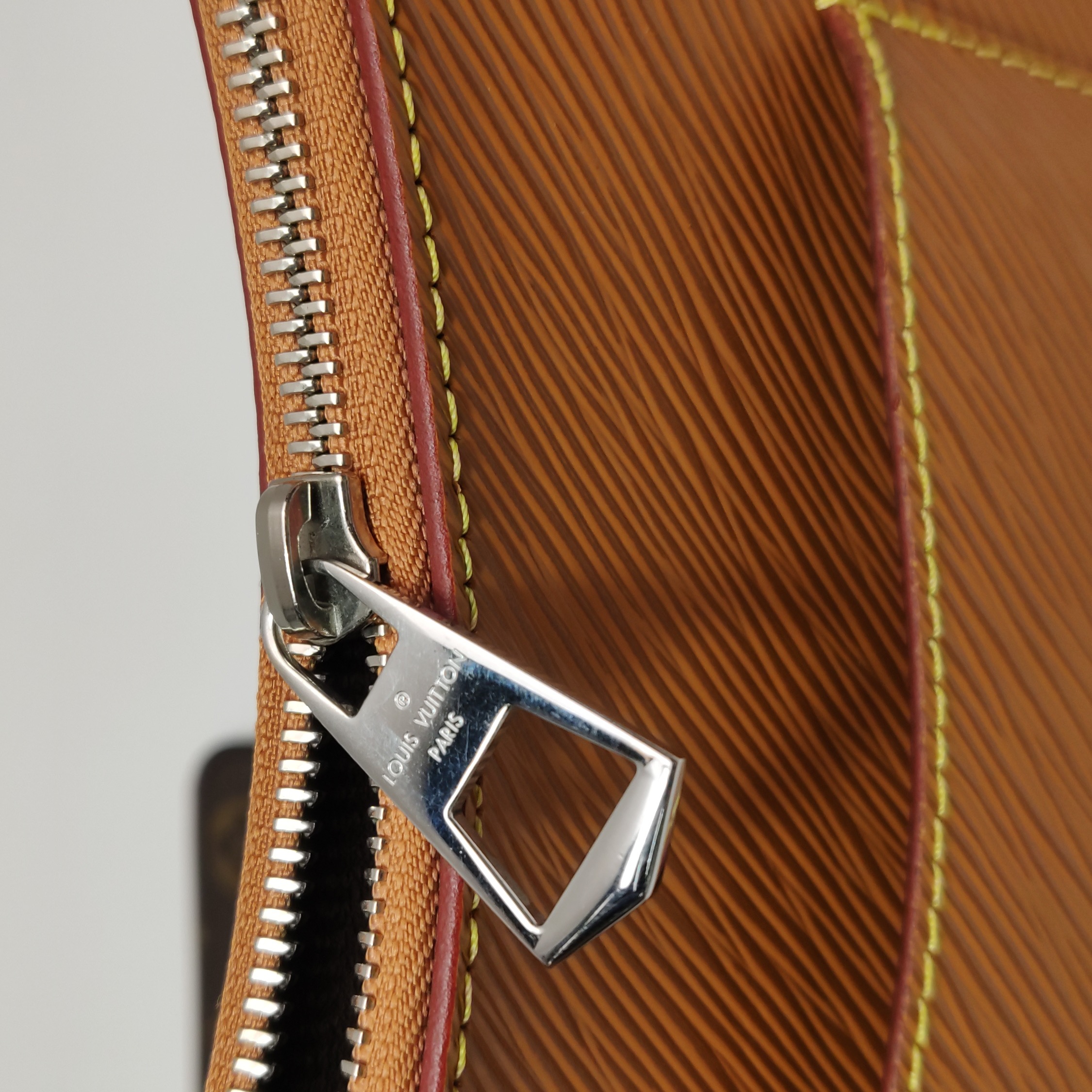 Louis Vuitton(LV) Marelle Handbag Epi Leather — photo 9 of 14