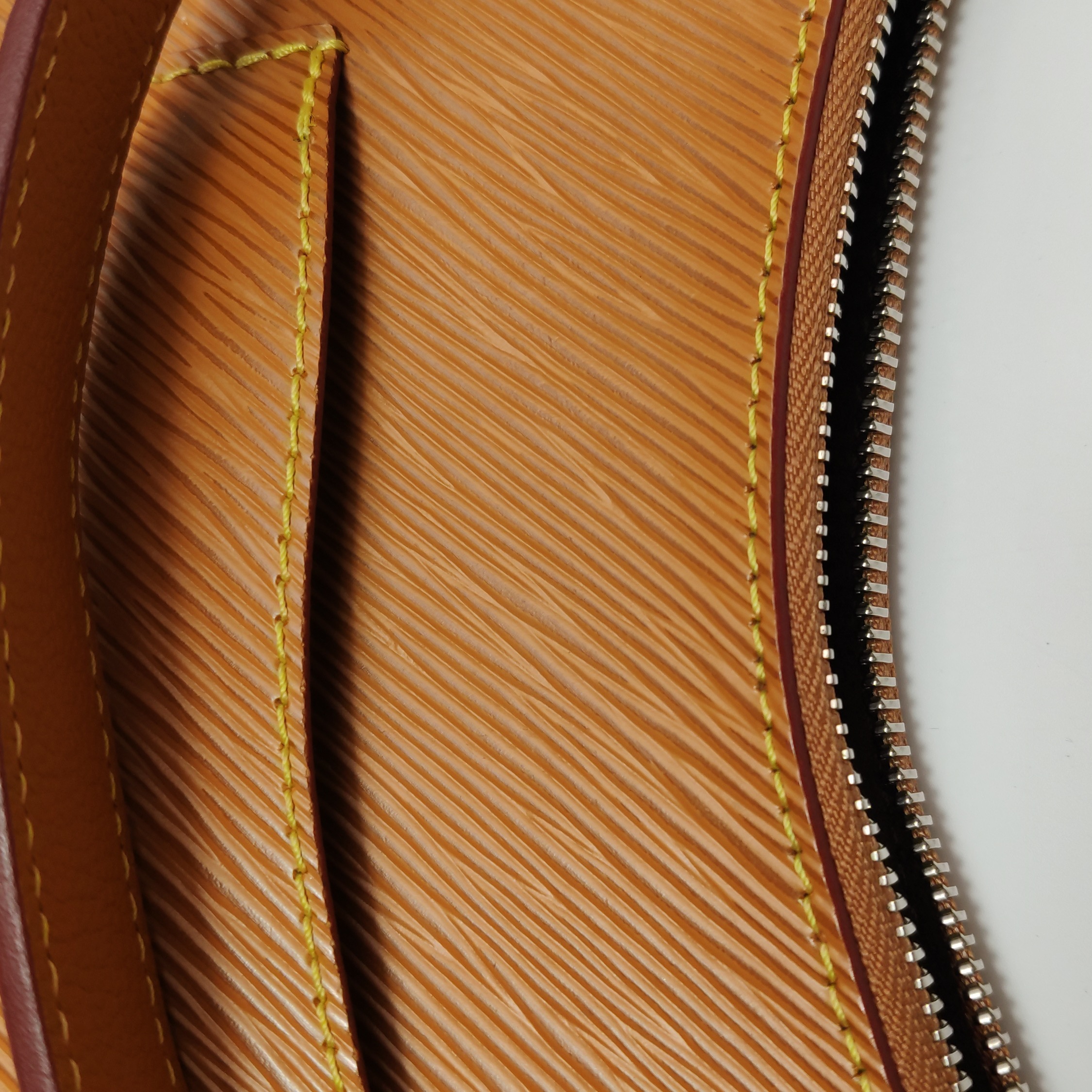 Louis Vuitton(LV) Marelle Handbag Epi Leather — photo 12 of 14